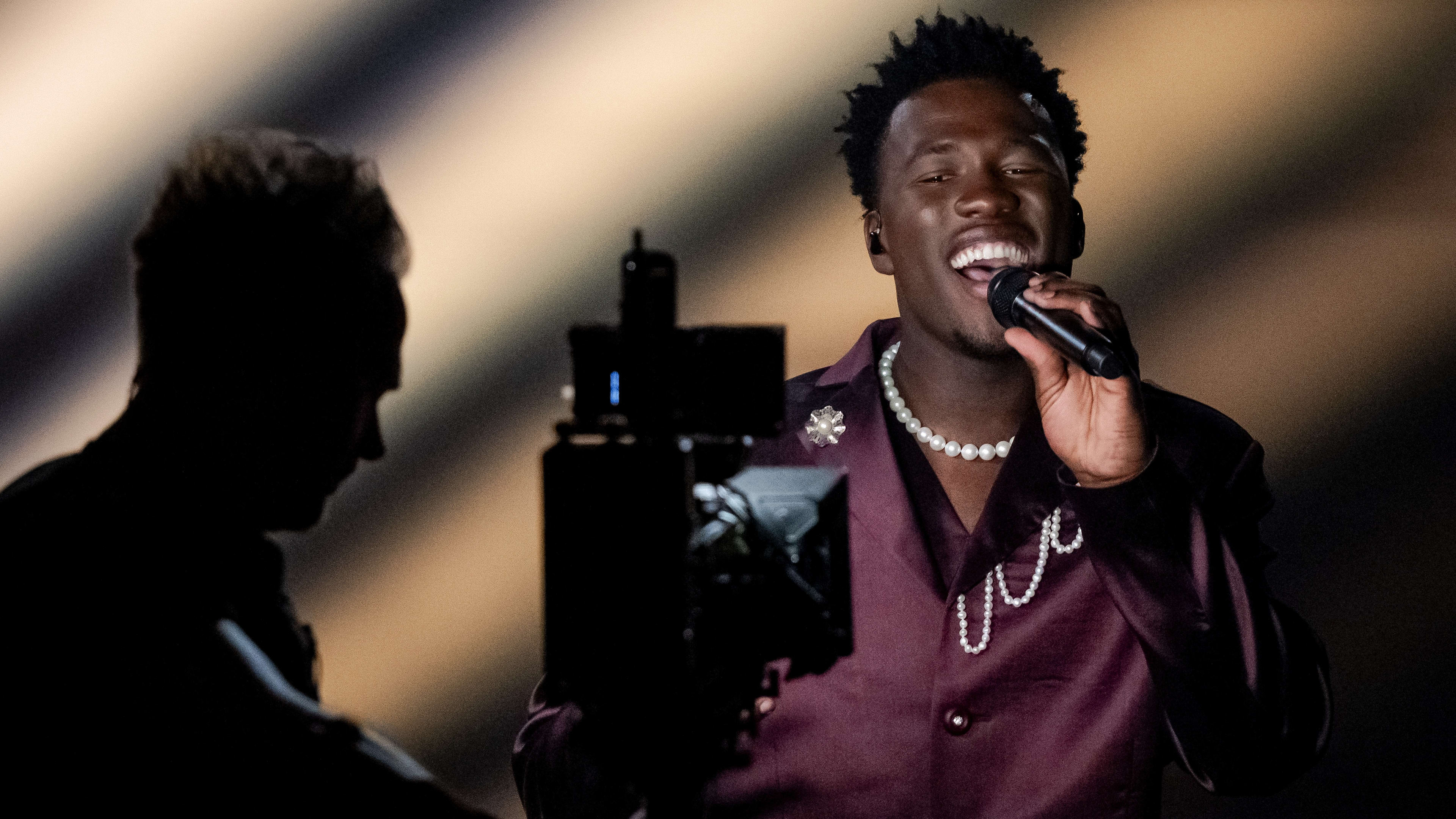 Vanavond begint het Songfestival: zo laat treedt Claude op en zo stem