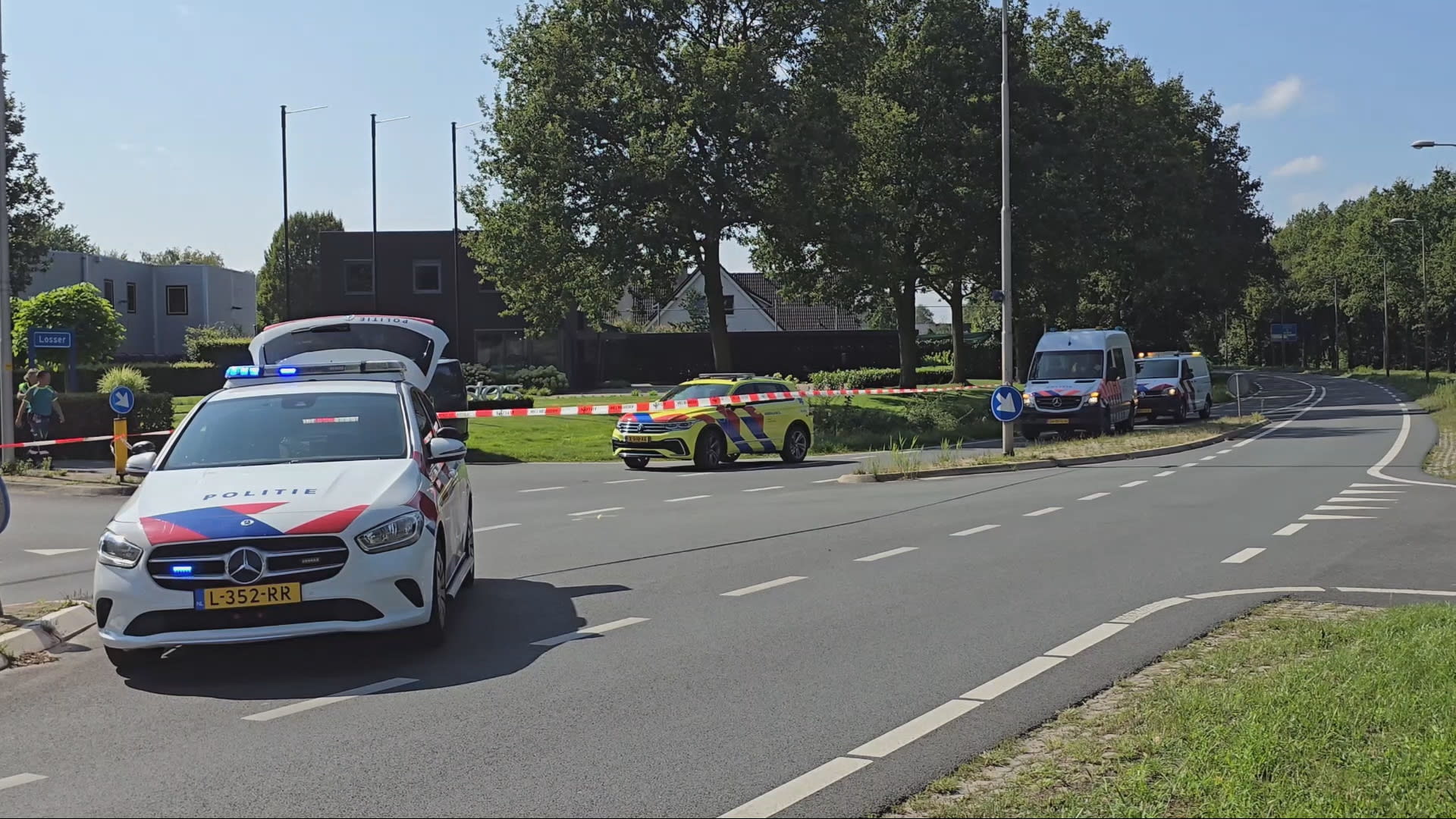 Vrouw (73) overleden na ernstig ongeval met auto in Losser