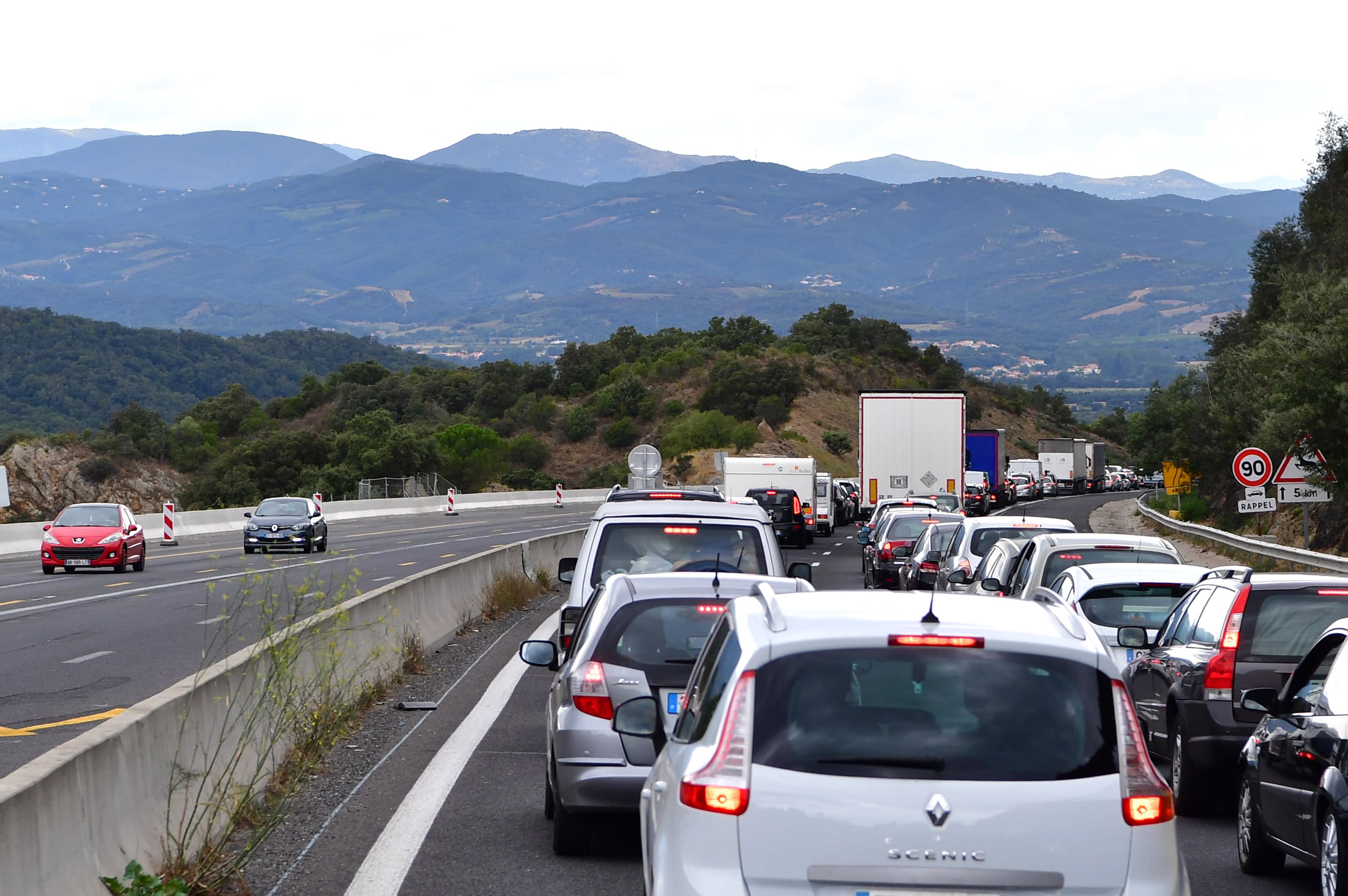 Drukste dag verwacht op Europese wegen op zwarte zaterdag: hier staat het vast