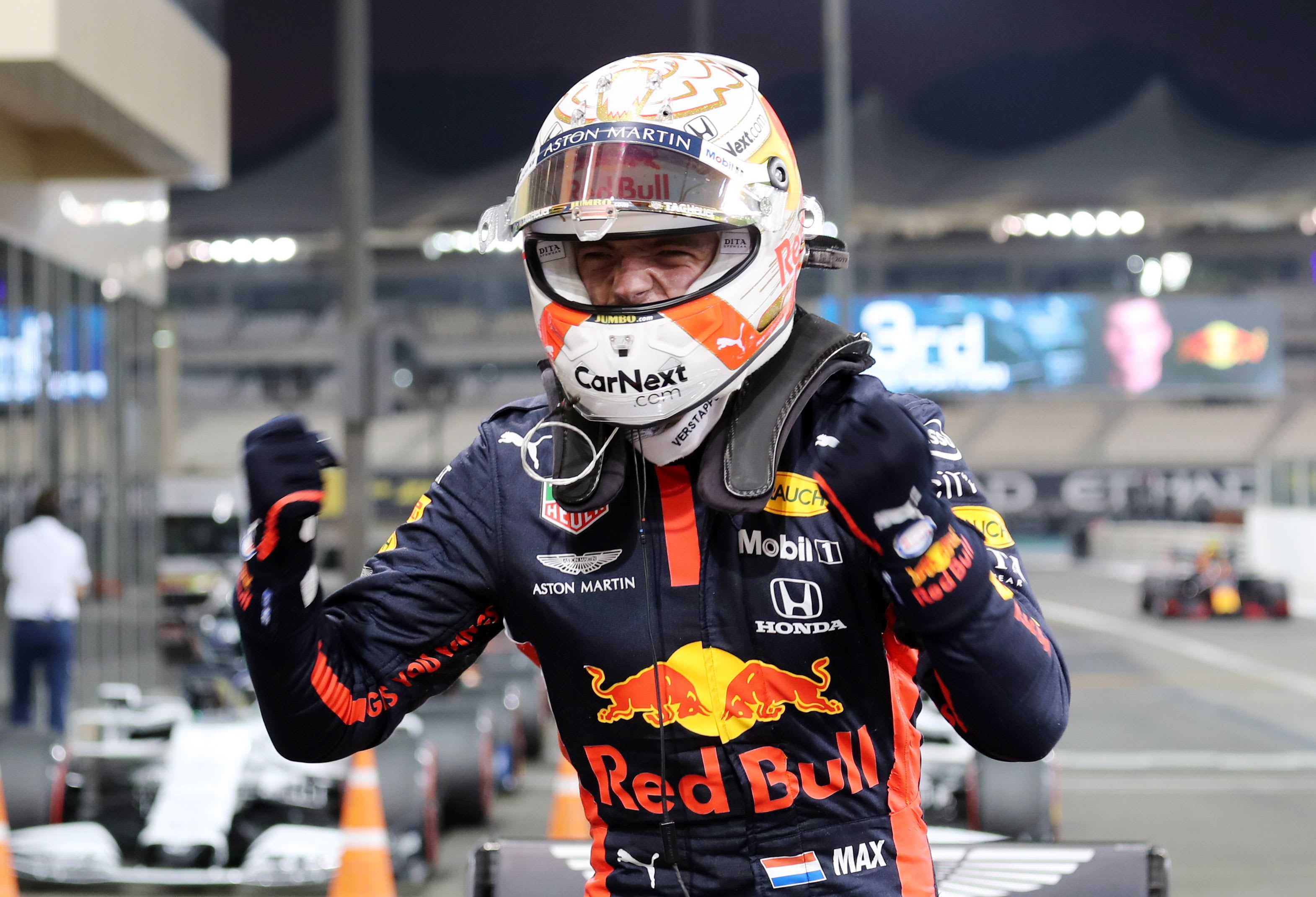 Max Verstappen wint laatste Grand Prix van het seizoen in Abu Dhabi