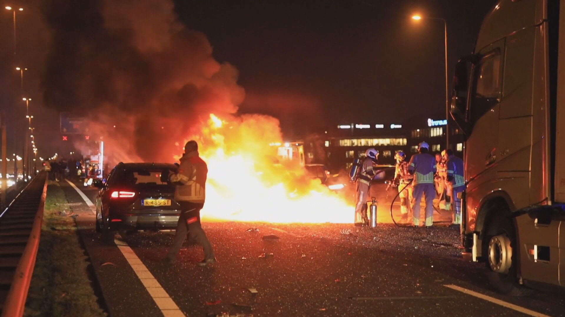 Meerdere auto's in brand bij ernstig ongeluk op A1 bij Amersfoort