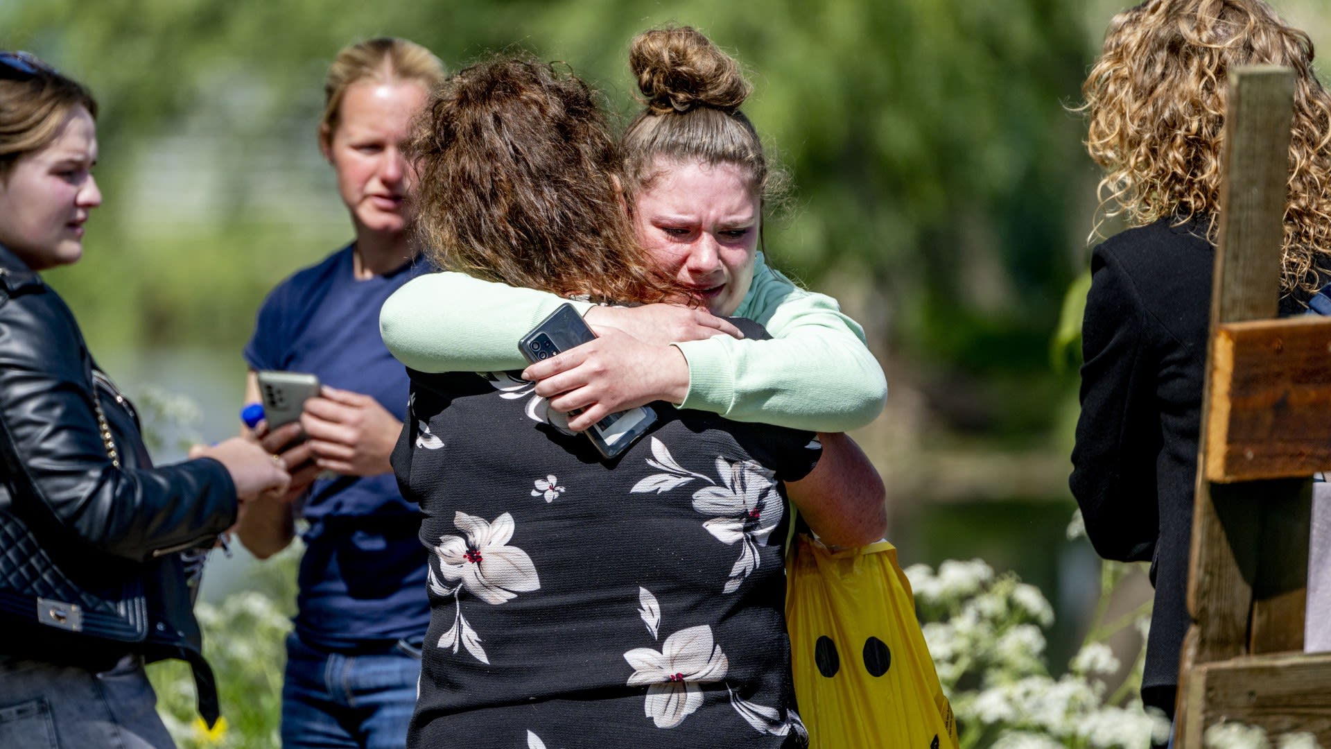 Doden schietpartij Alblasserdam zijn 16-jarig meisje en 34-jarige vrouw