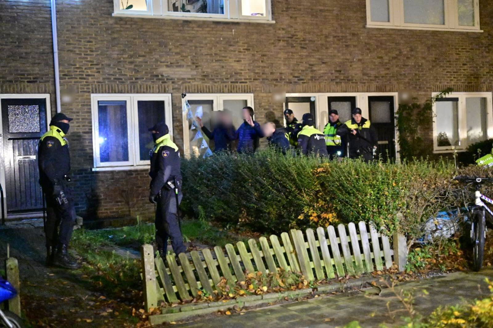 Politie massaal op de been in Arnhemse wijk Geitenkamp, vier aanhoudingen