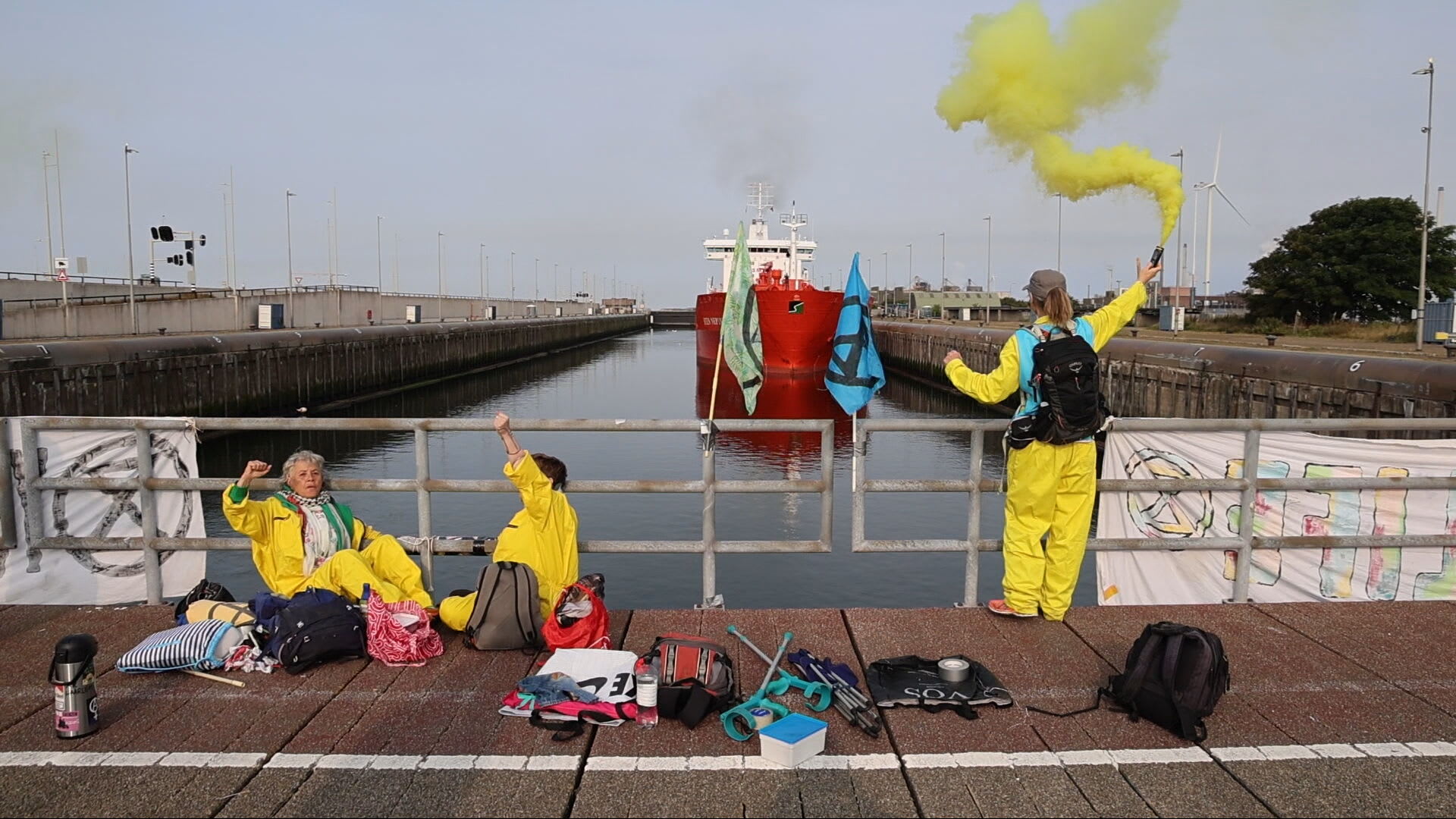 Extinction Rebellion blokkeert opnieuw cruiseschip bij IJmuiden