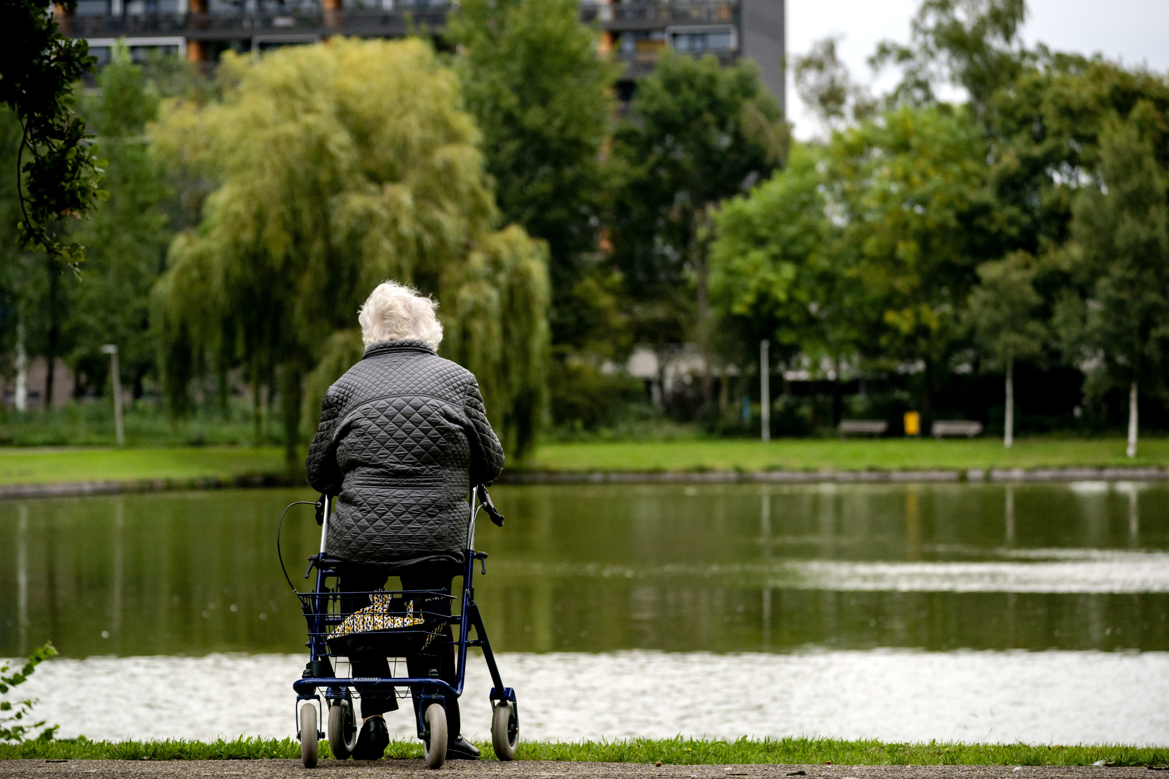 Ouderen zien kosten stijgen: 'We laten ons niet blij maken met een dode