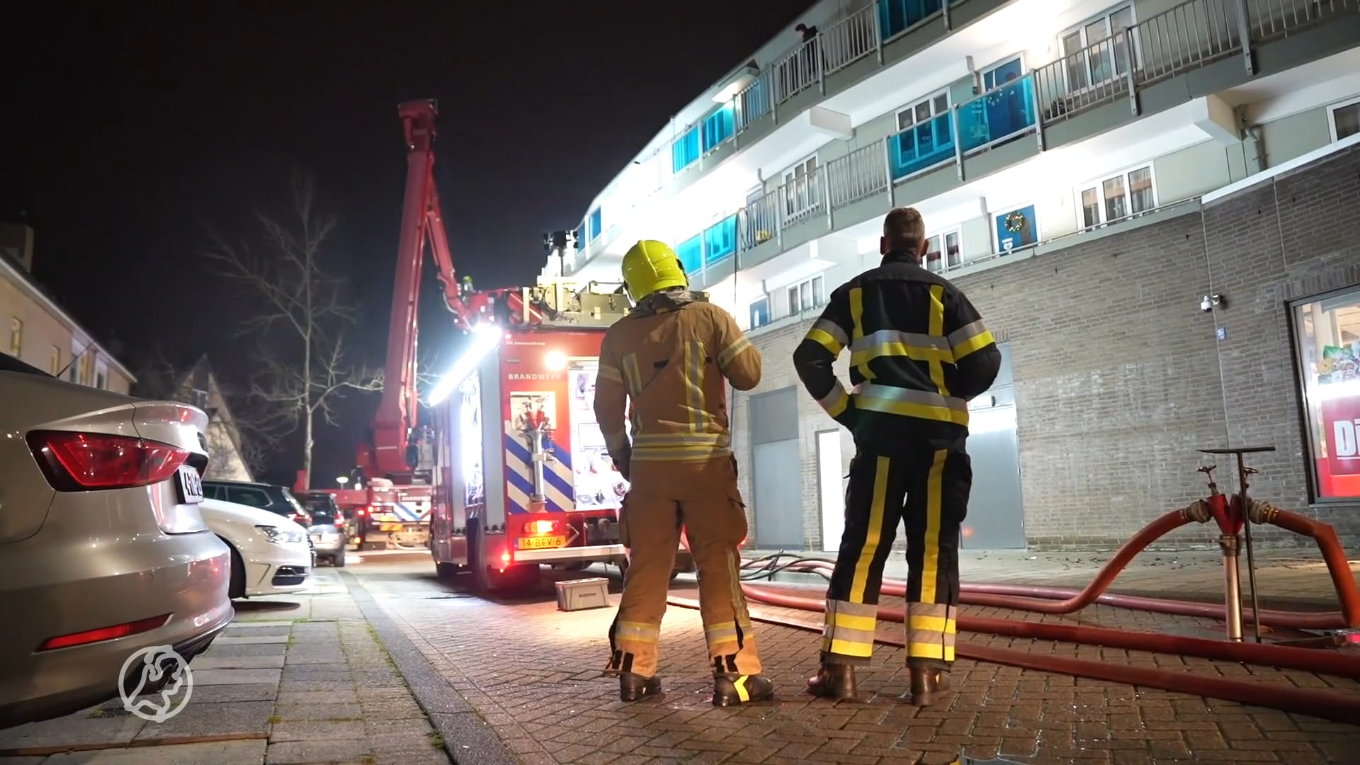 Zestien woningen ontruimd na grote flatbrand in Spijkenisse