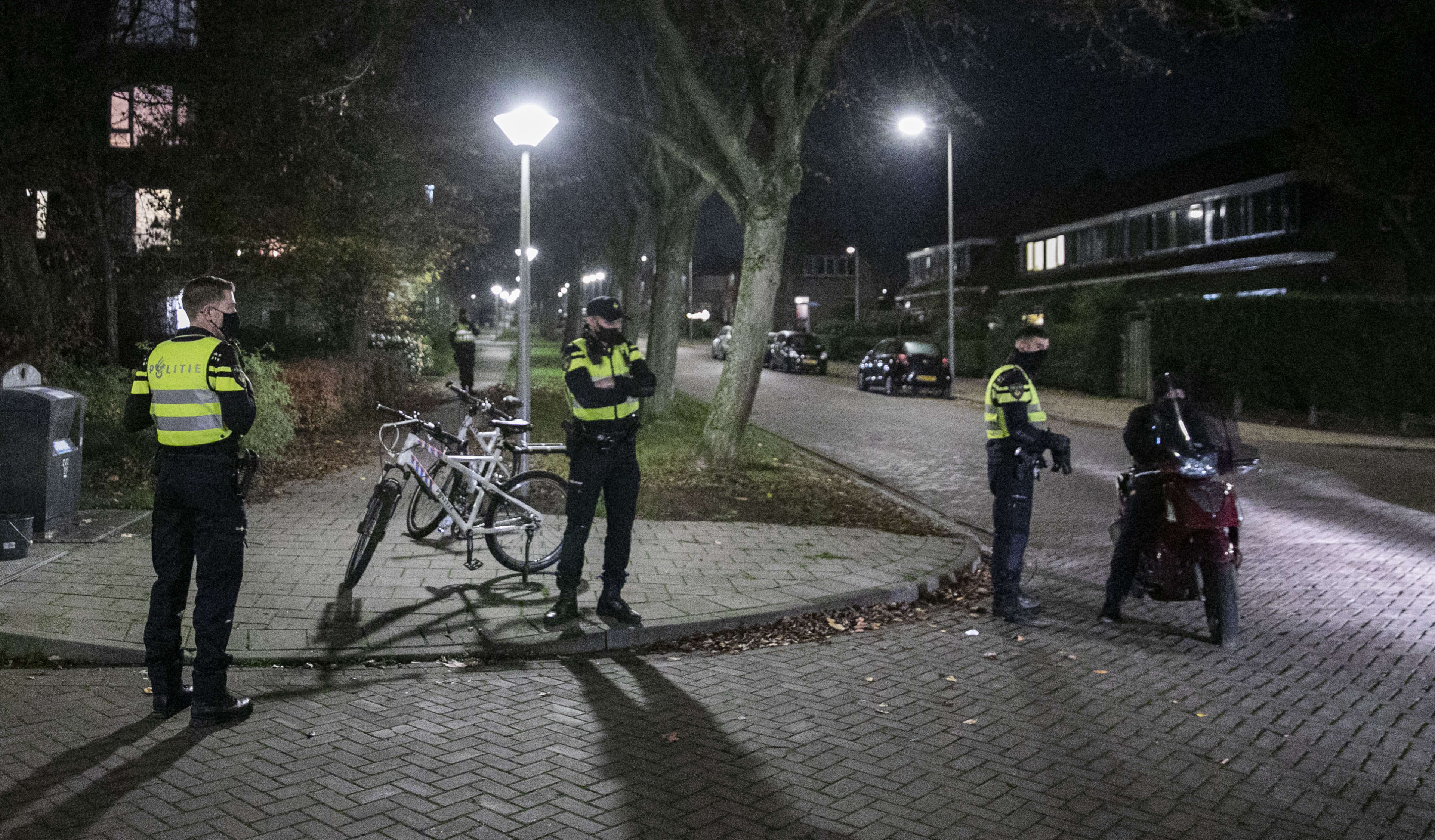 Arnhemse Burgemeester deelt gebiedsverboden uit aan relschoppers in Geitenkamp