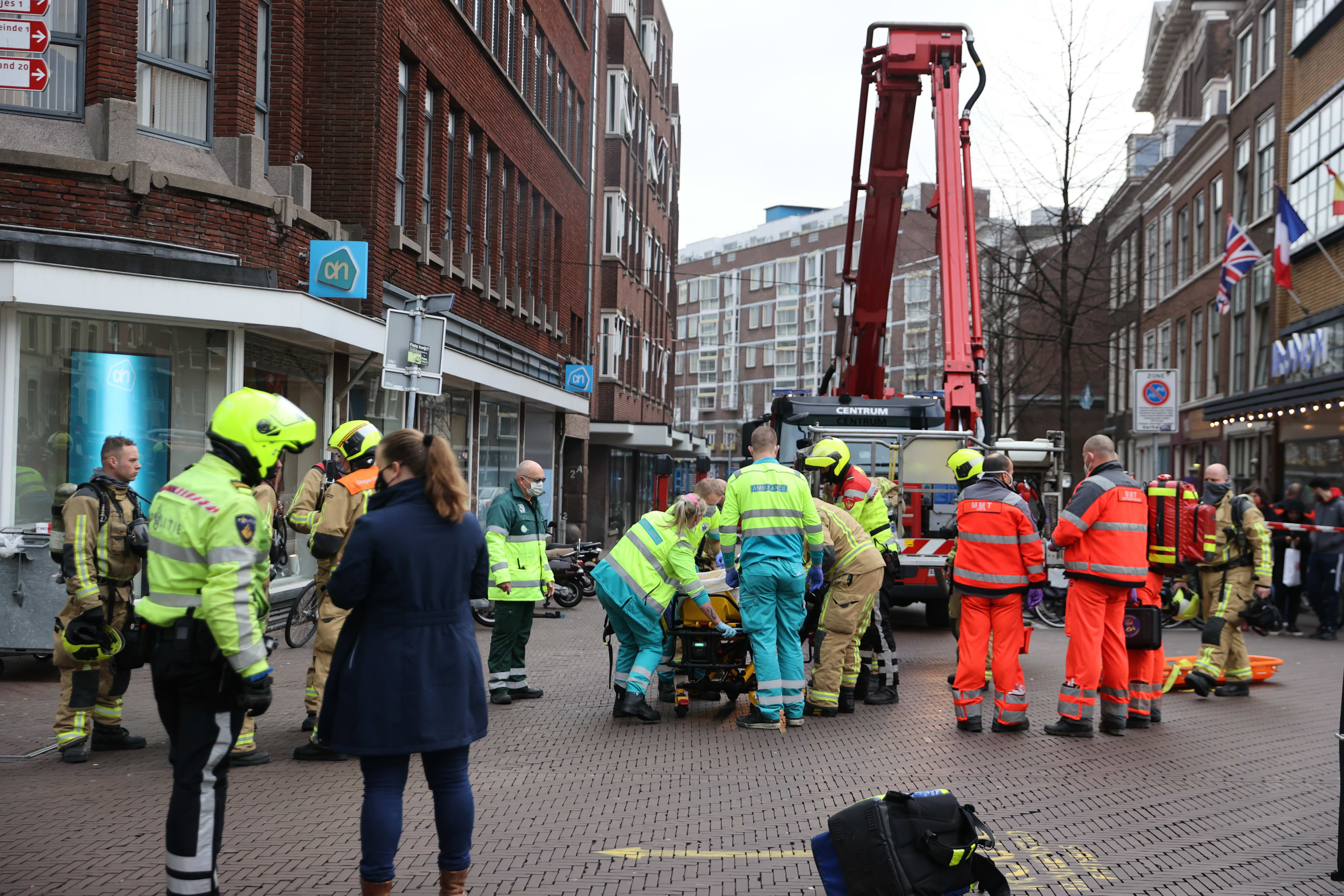 Twee gewonden bij steekpartij in Albert Heijn in Haagse binnenstad