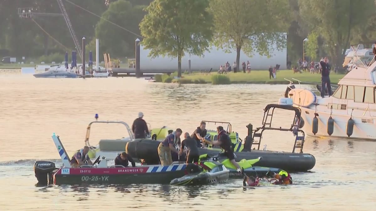 Man duikt in het water gevallen mobieltje achterna en verdrinkt