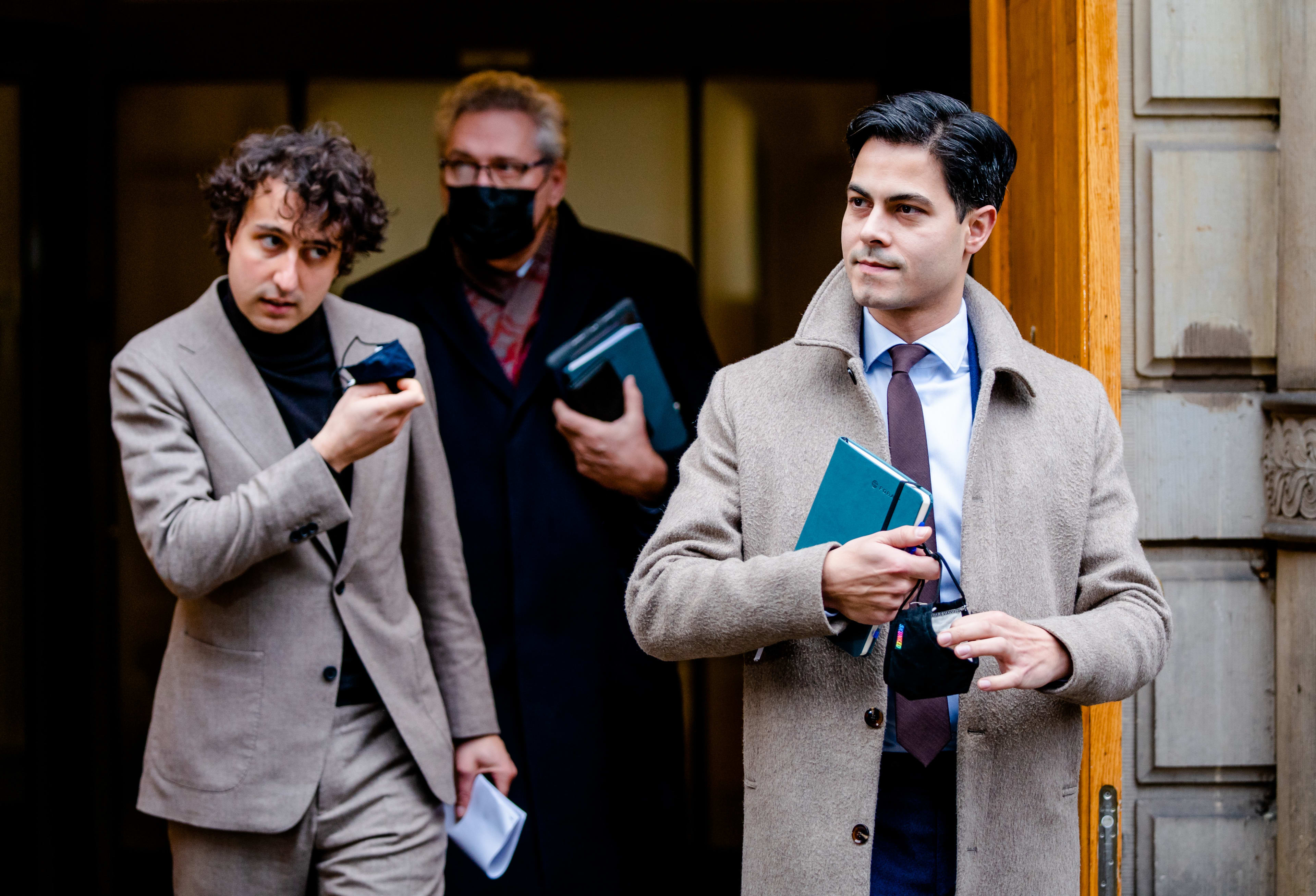 'Veelbetekenende blikken' tussen Rob Jetten en Jesse Klaver gaan viral op TikTok: #Resse