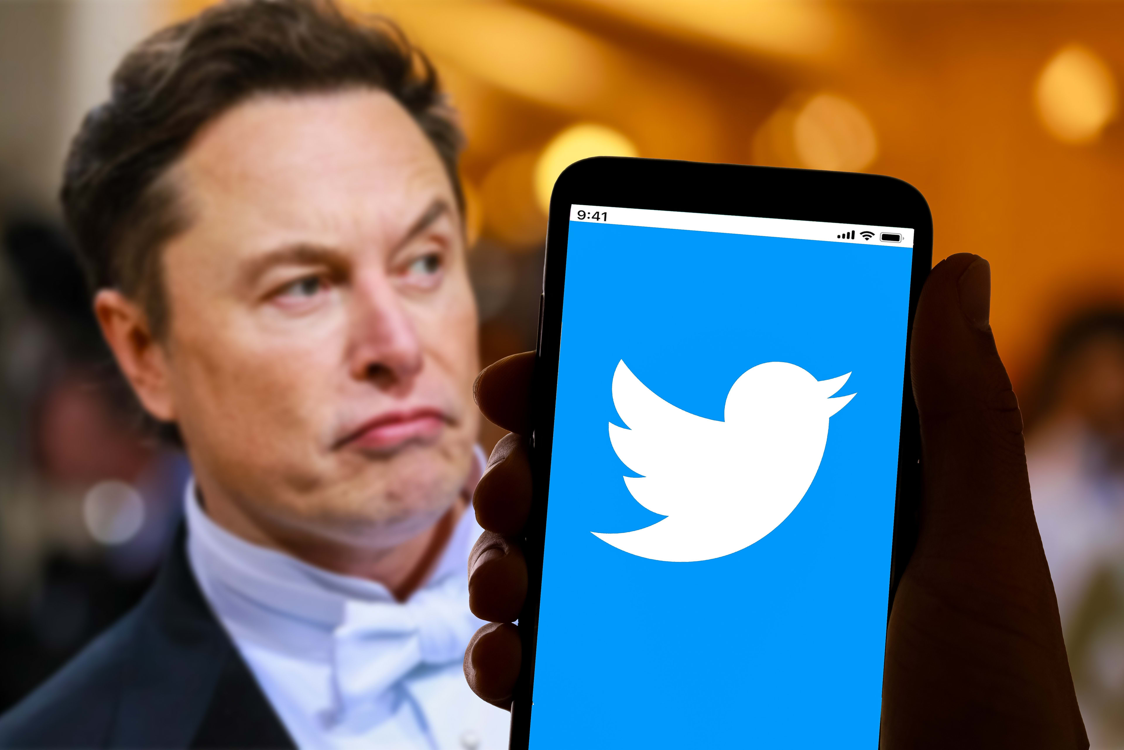 Elon Musk neemt Twitter over, ontslaat direct top van het bedrijf