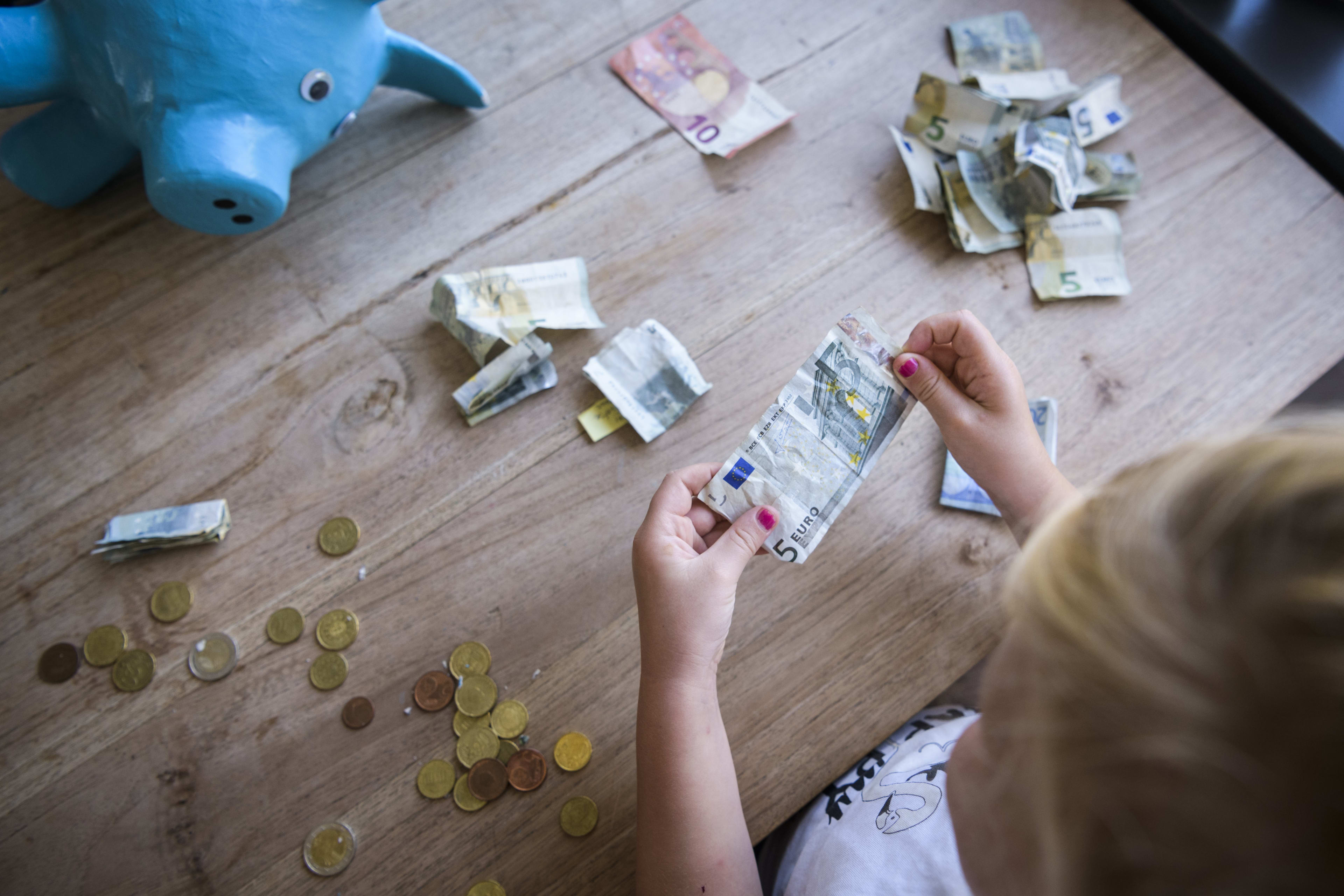 Onderzoek Nibud: kinderen worden slordiger met bewaren bankgegevens