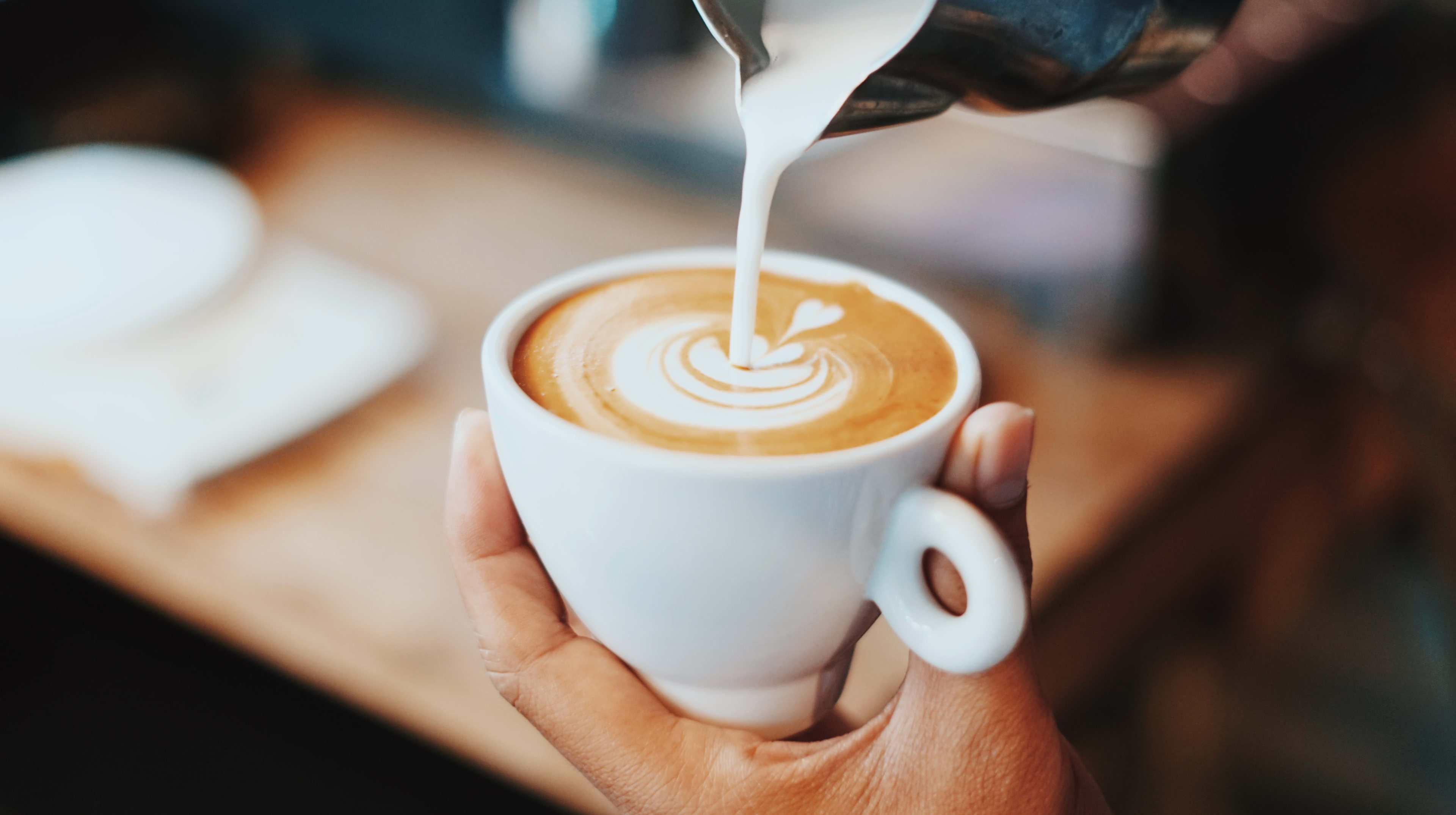 Grote verschillen tussen prijzen van kopje koffie, deze is het goedkoopst