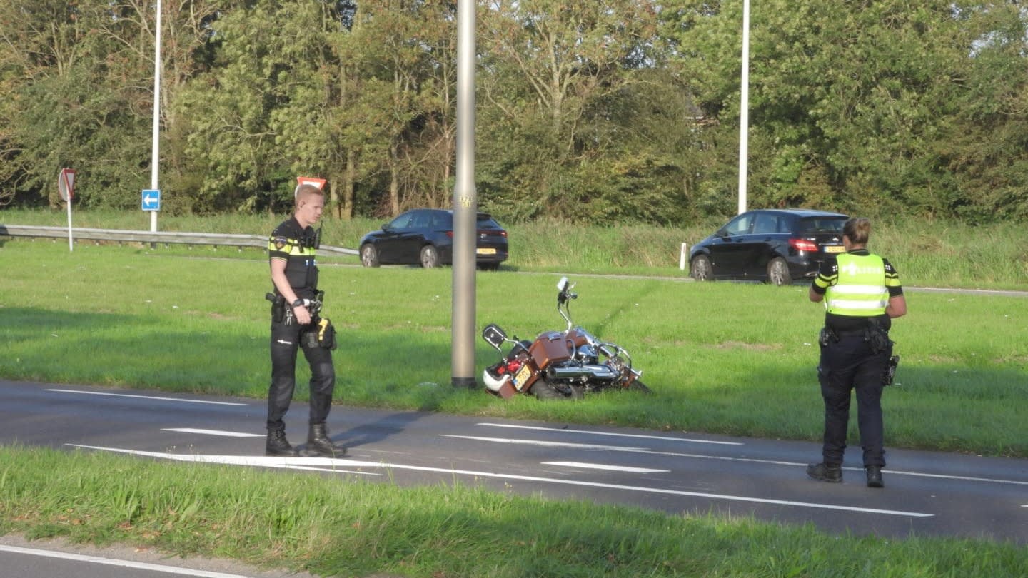 Zanger Douwe Bob met Harley-Davidson betrokken bij ongeluk in Monnickendam