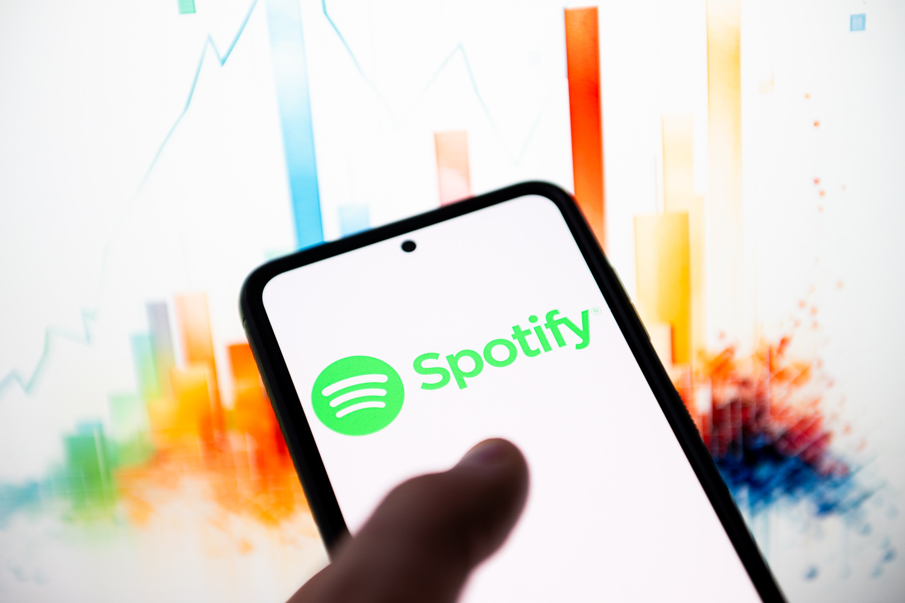 Muziekdienst Spotify snijdt opnieuw in kosten: bijna 1 op de 5 banen geschrapt