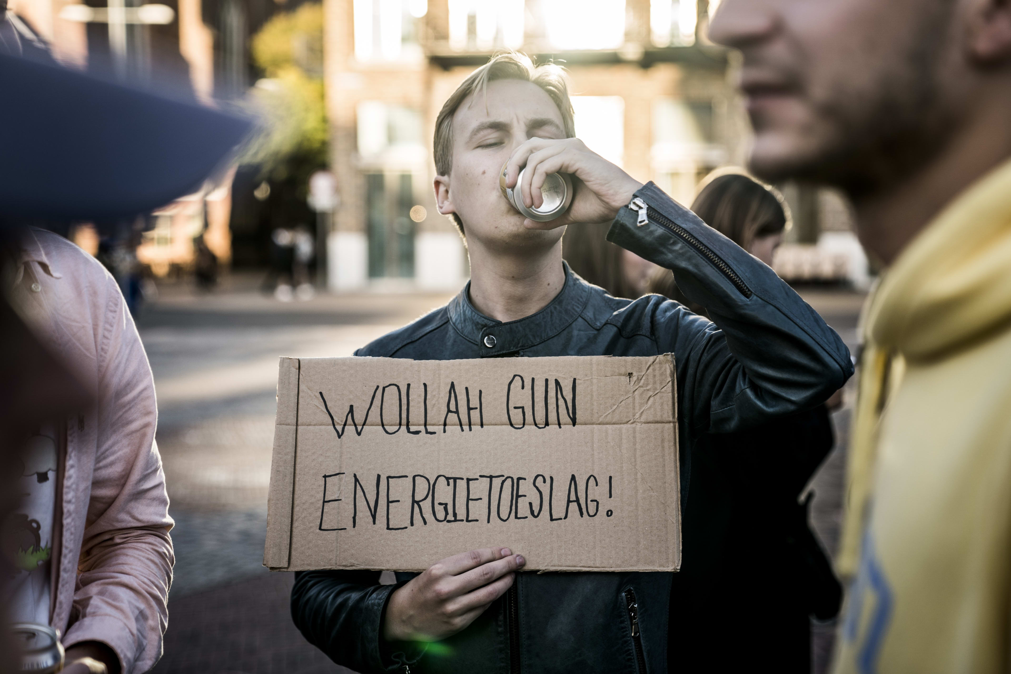 Tientallen studenten protesteren in Groningen voor energietoeslag