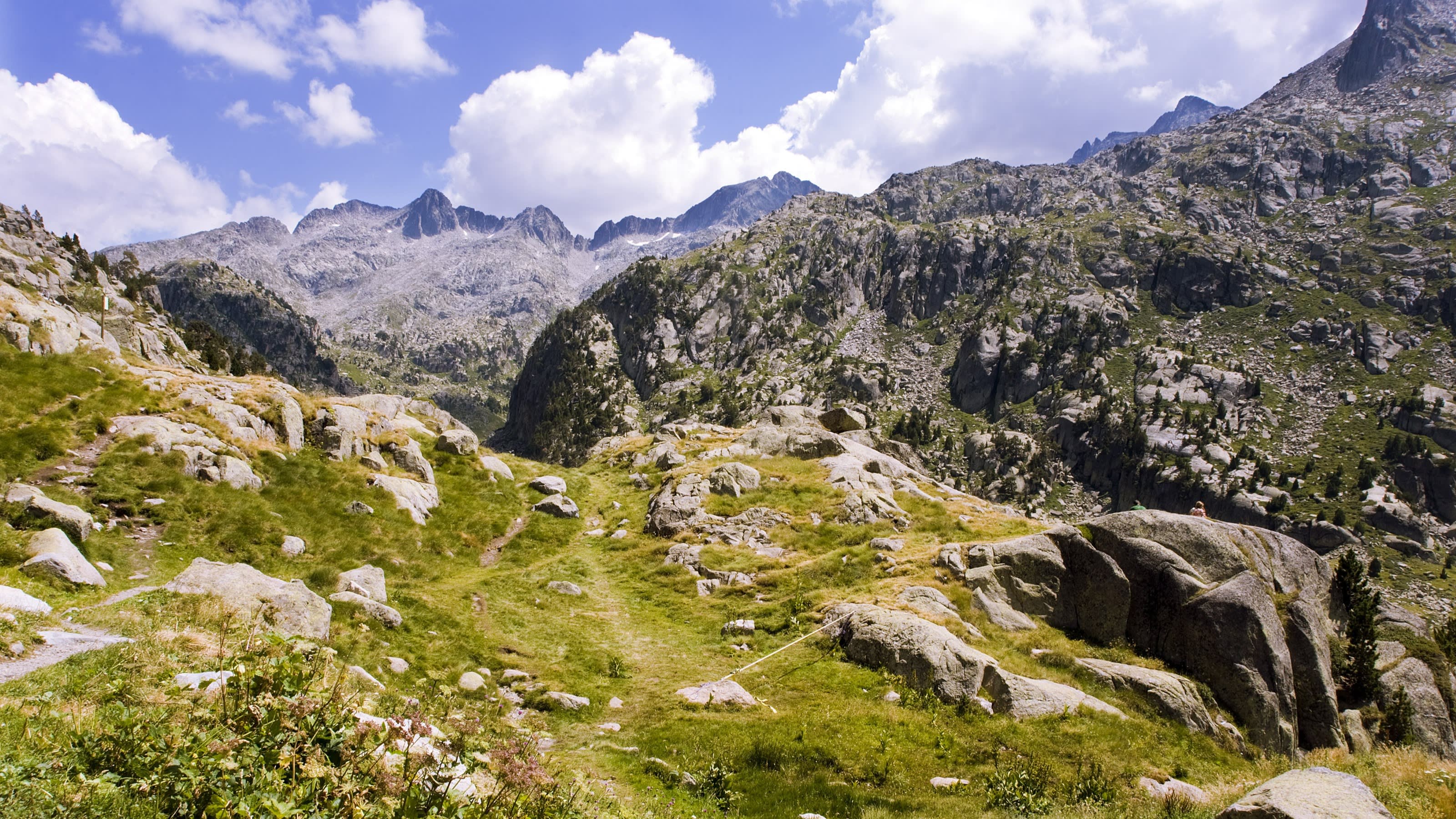 Vakantie eindigt in tragedie: 'Nederlander overleden na val in Andorra'