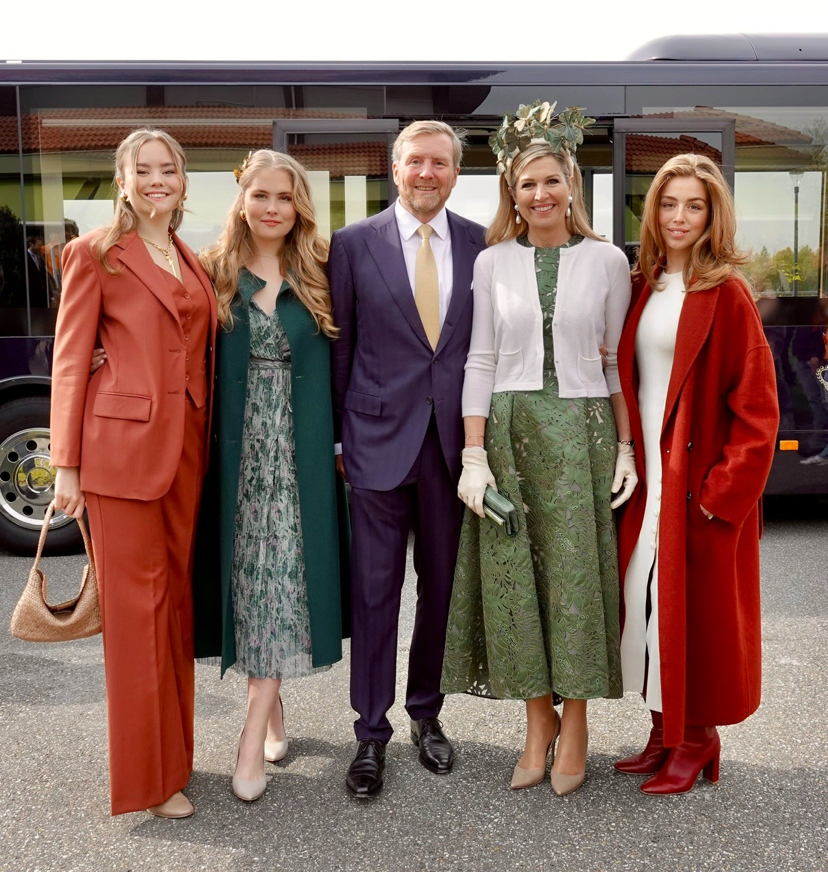 Koninklijke familie deelt foto van gezin op Koningsdag: 'Tot zo, Emmen'