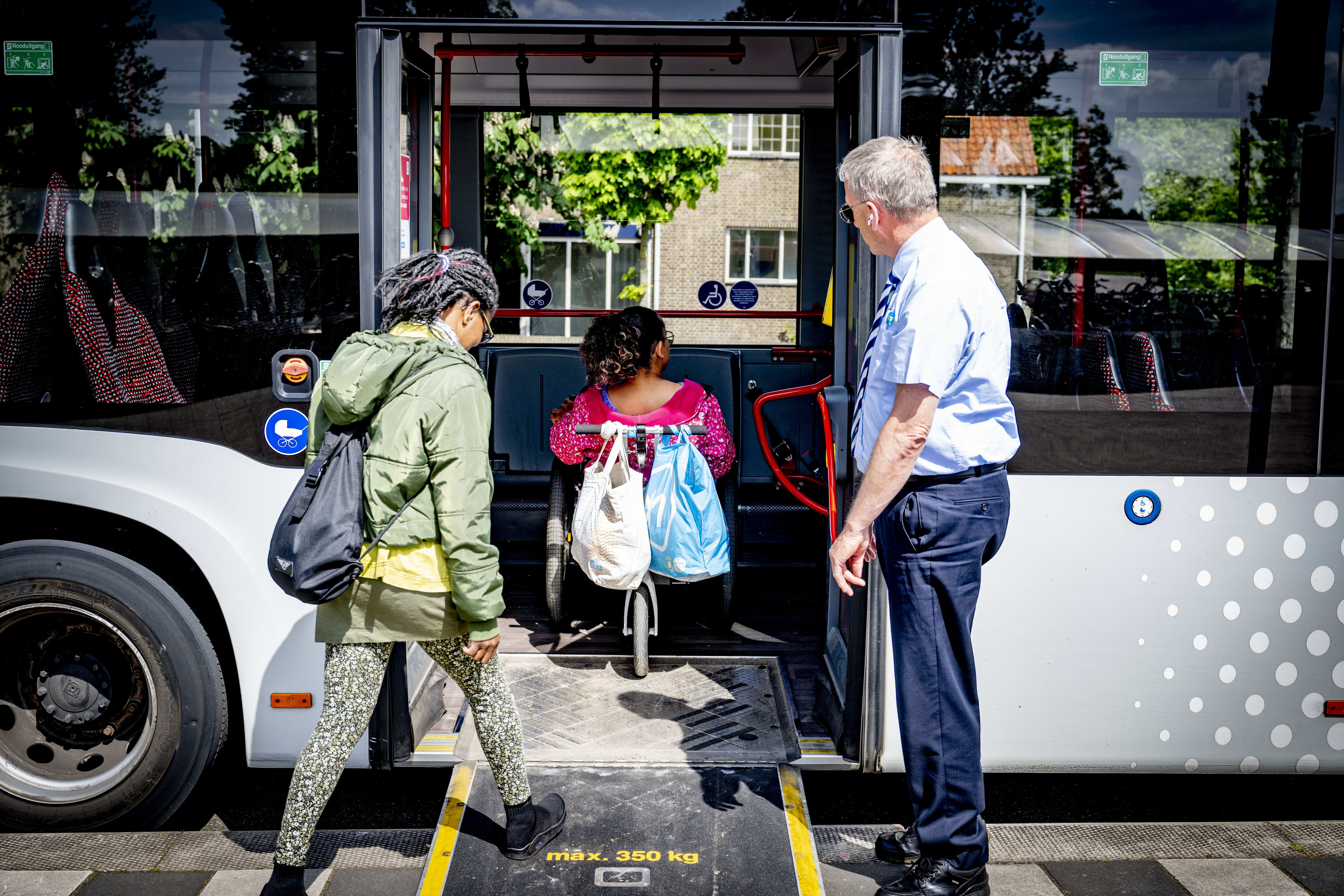 Rover: 'Qbuzz moet stoppen met het weigeren van rolstoelgebruikers'