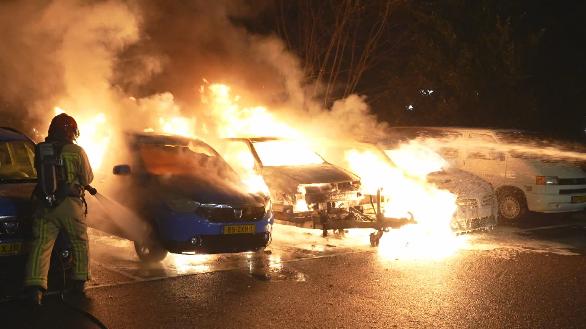 Brandweer heeft handen vol aan grote en kleine branden door hele land