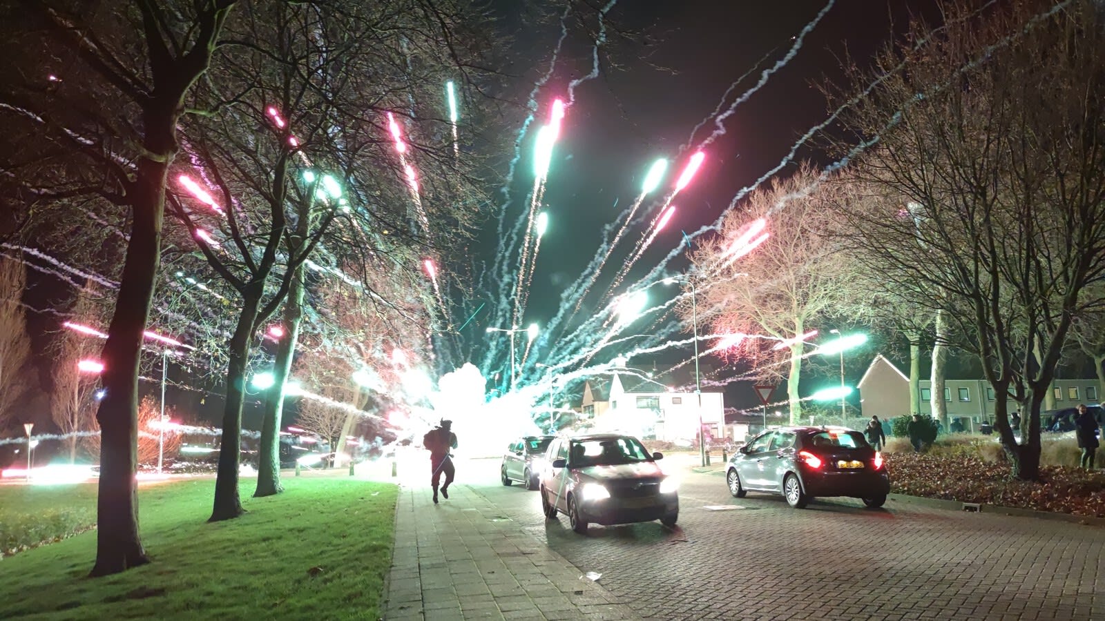 Meerdere aanhoudingen na onrustige pakjesavond op Urk