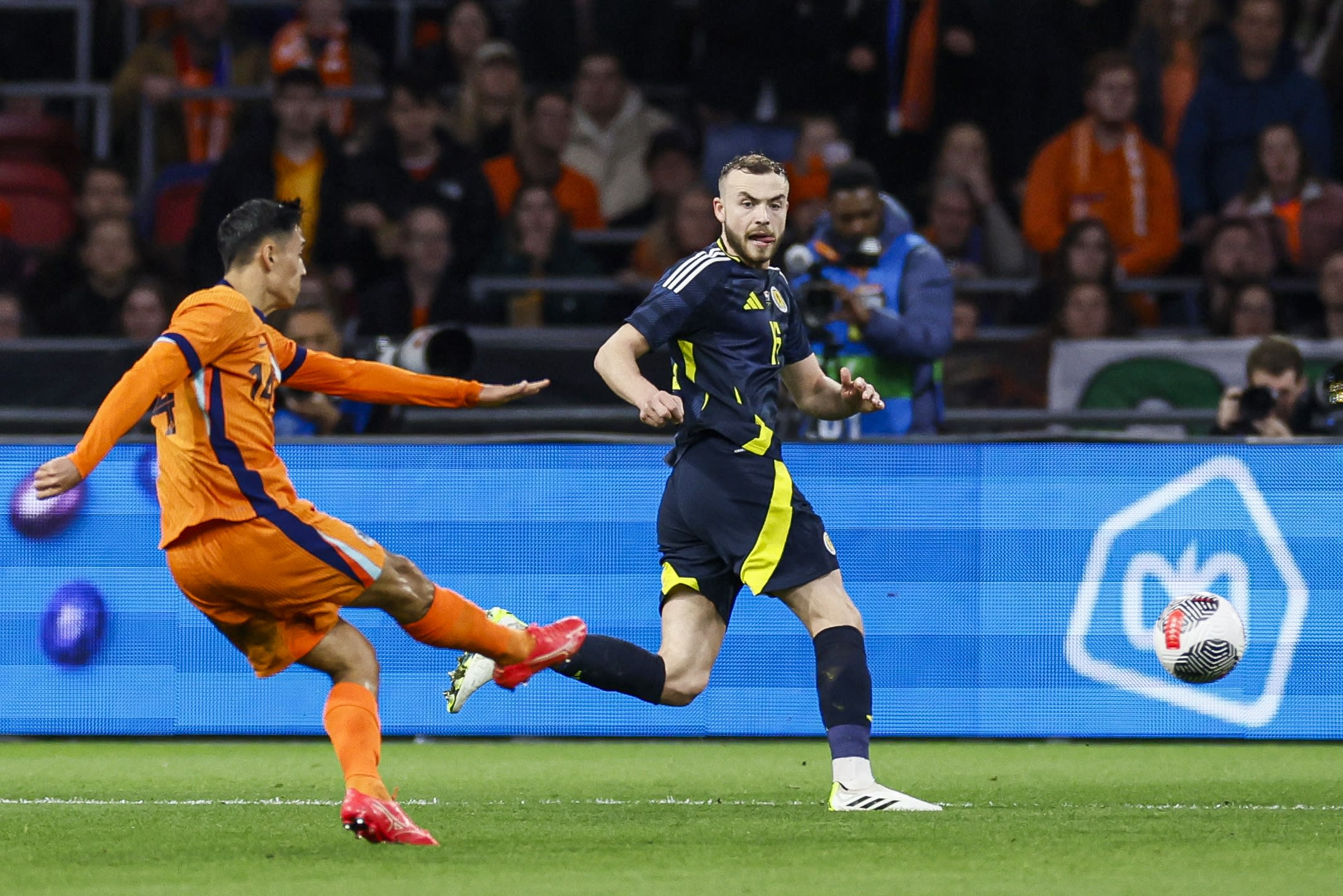 Nederland haalt uit in oefenduel tegen Schotland