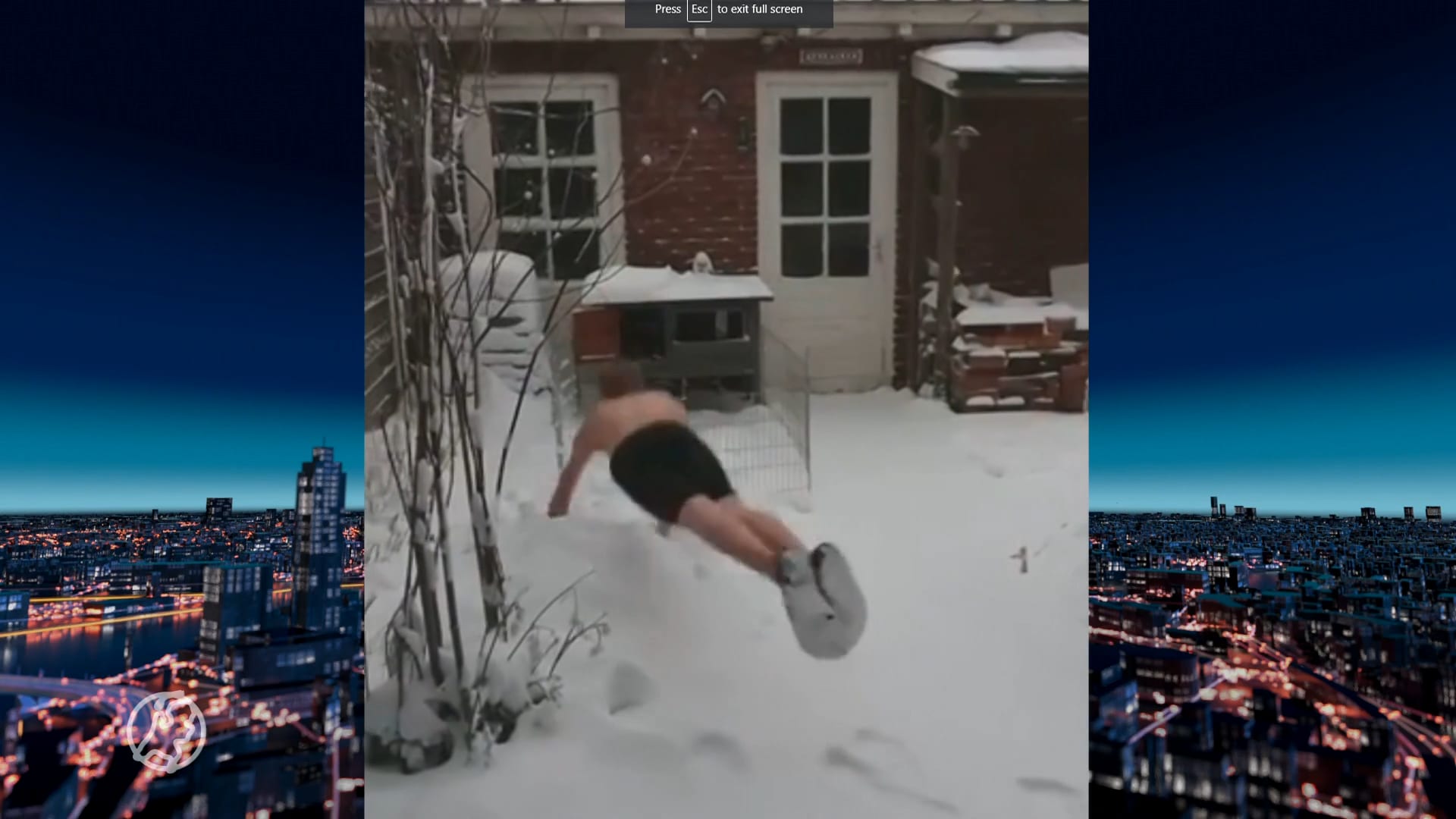 Zwemmers duiken massaal de sneeuw in om tóch te trainen