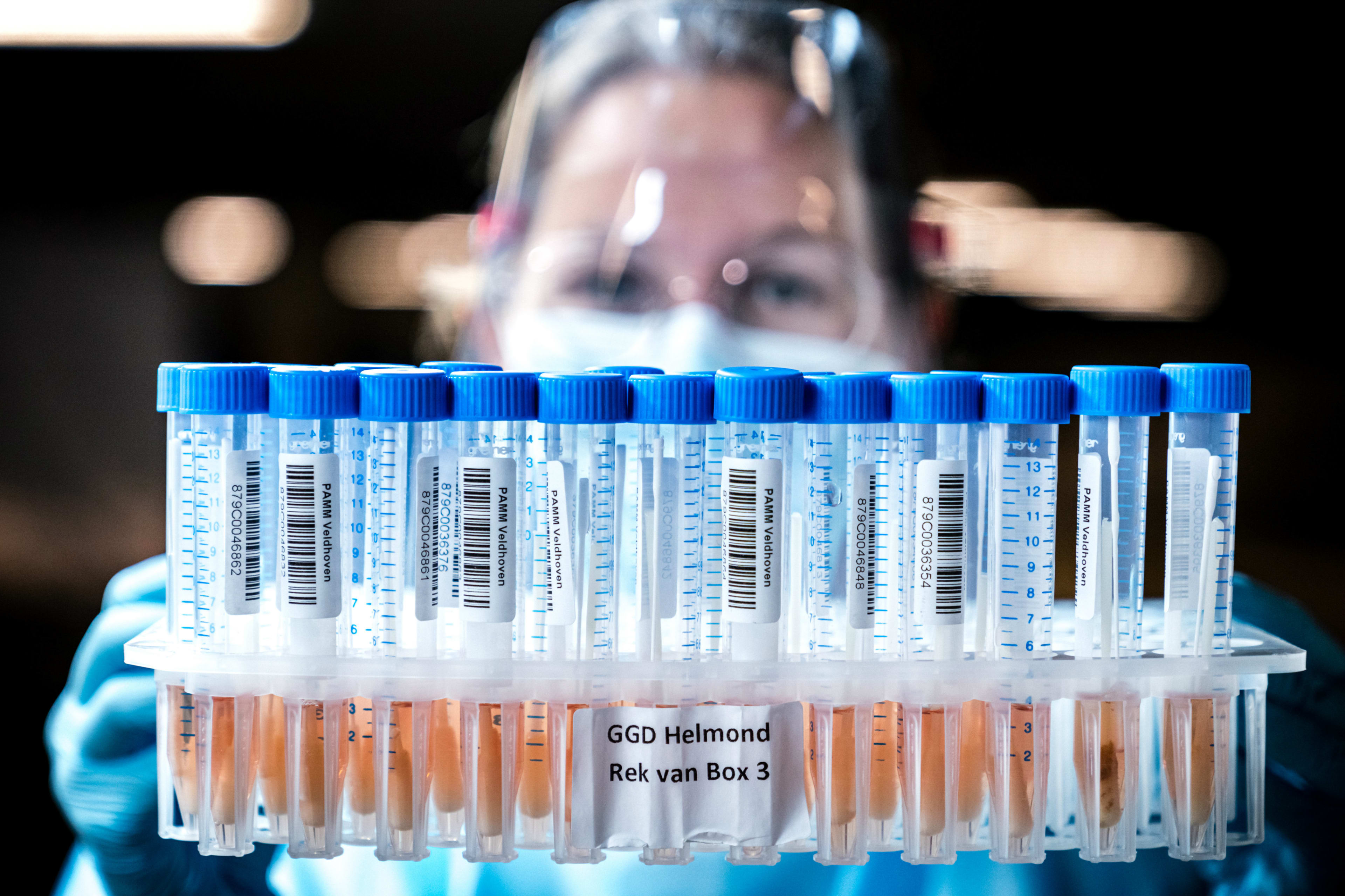 Afgelopen etmaal bijna 7000 nieuwe positieve coronatests gemeld