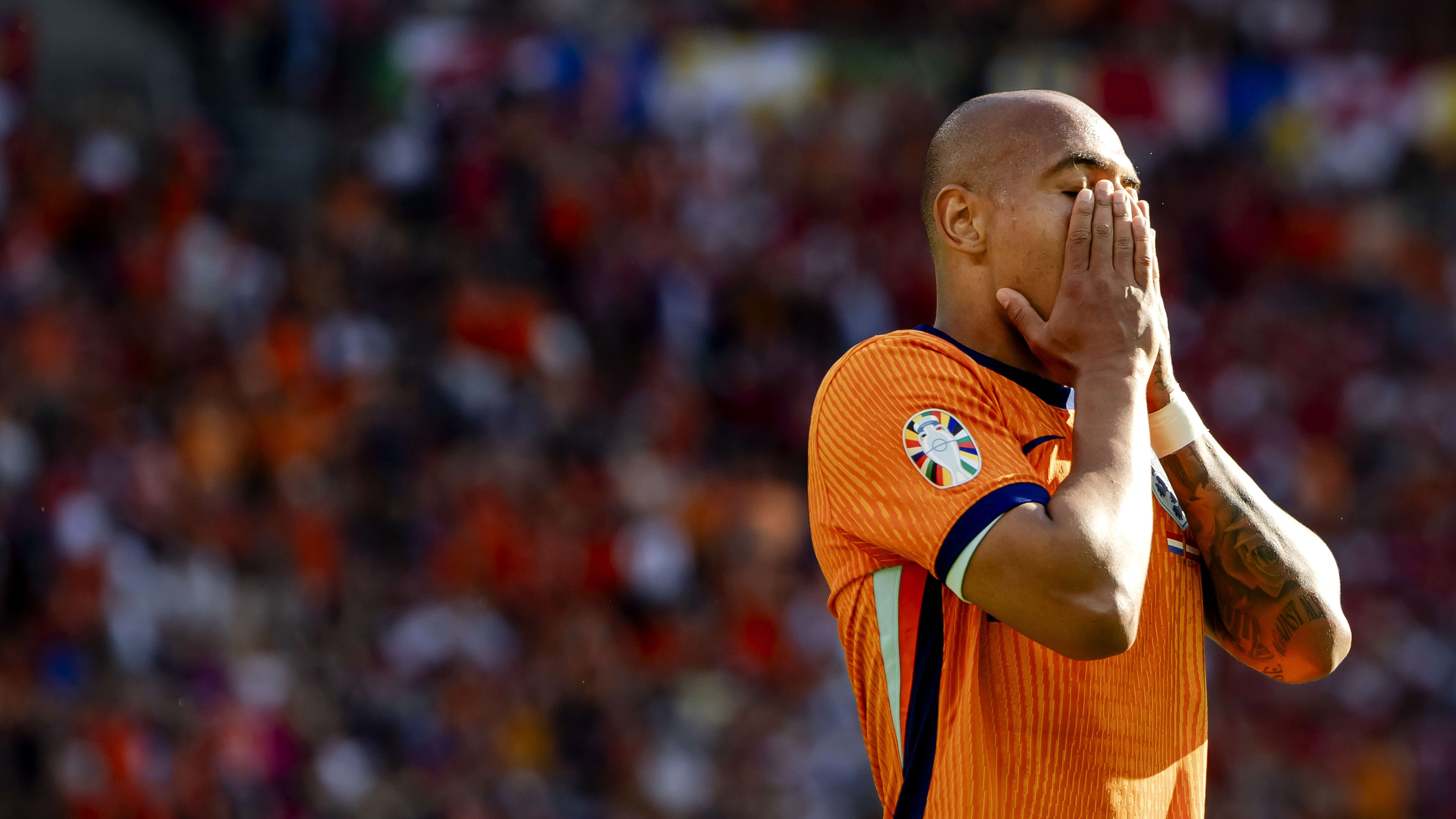 Buitenlandse media meedogenloos na verlies Oranje: 'Lauwe cola zonder prik'