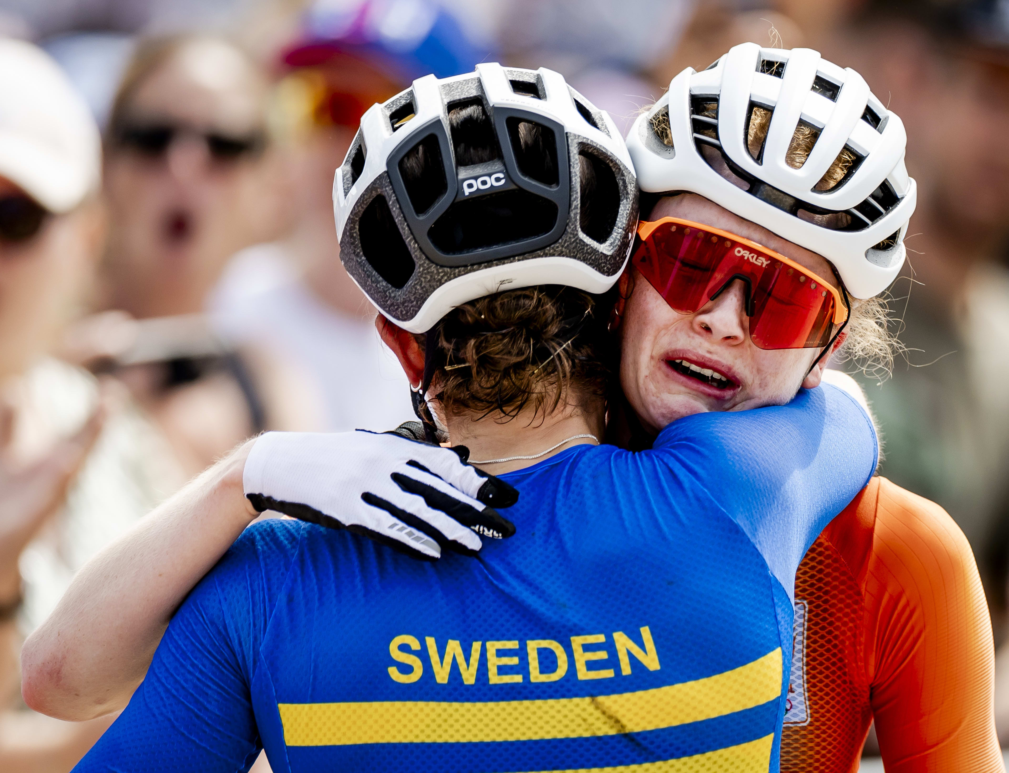 Mountainbikester Pieterse grijpt net naast medaille door lekke band