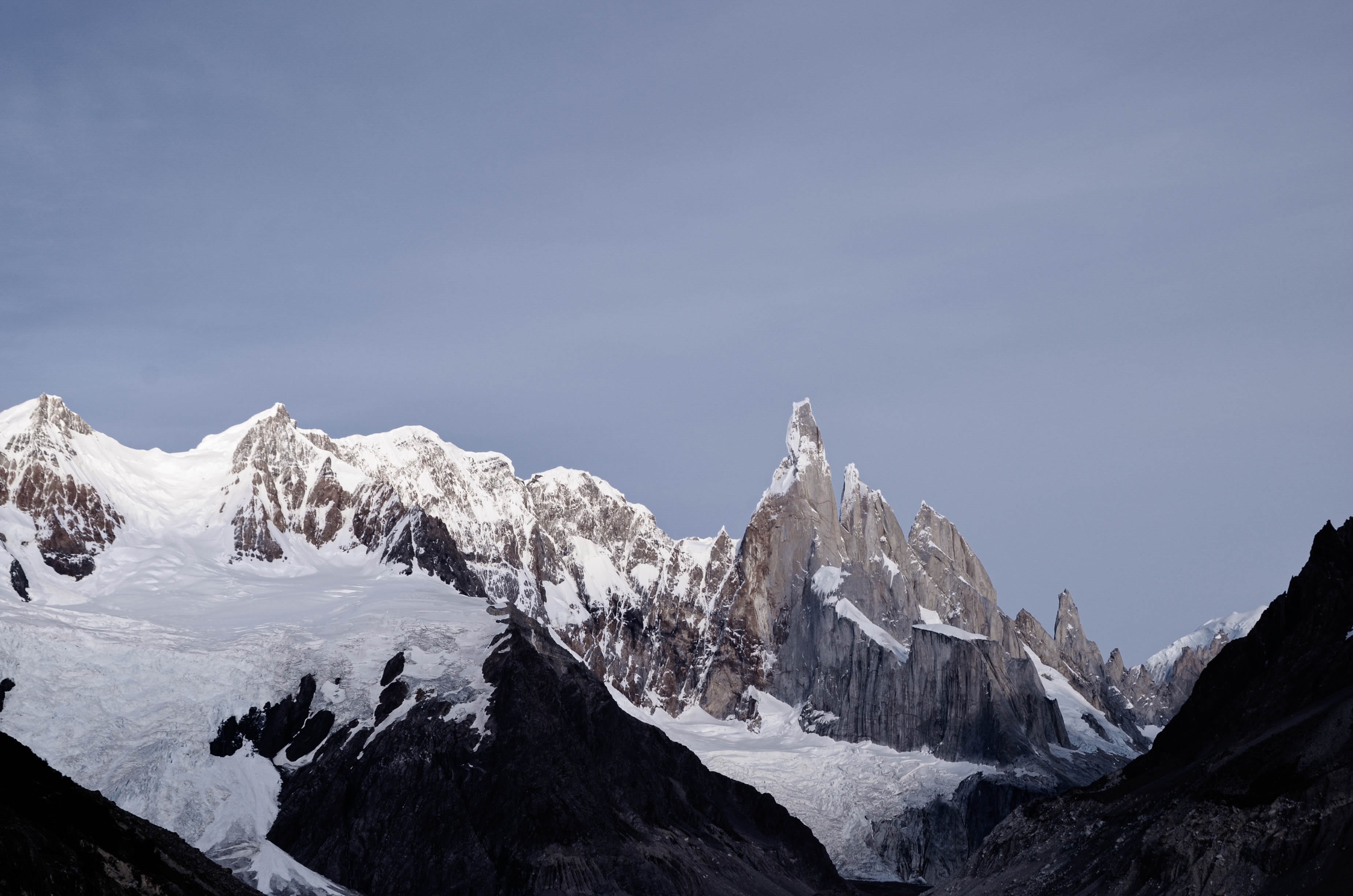 Nederlandse man (43) zwaargewond na val van een steile berg in Argentinië