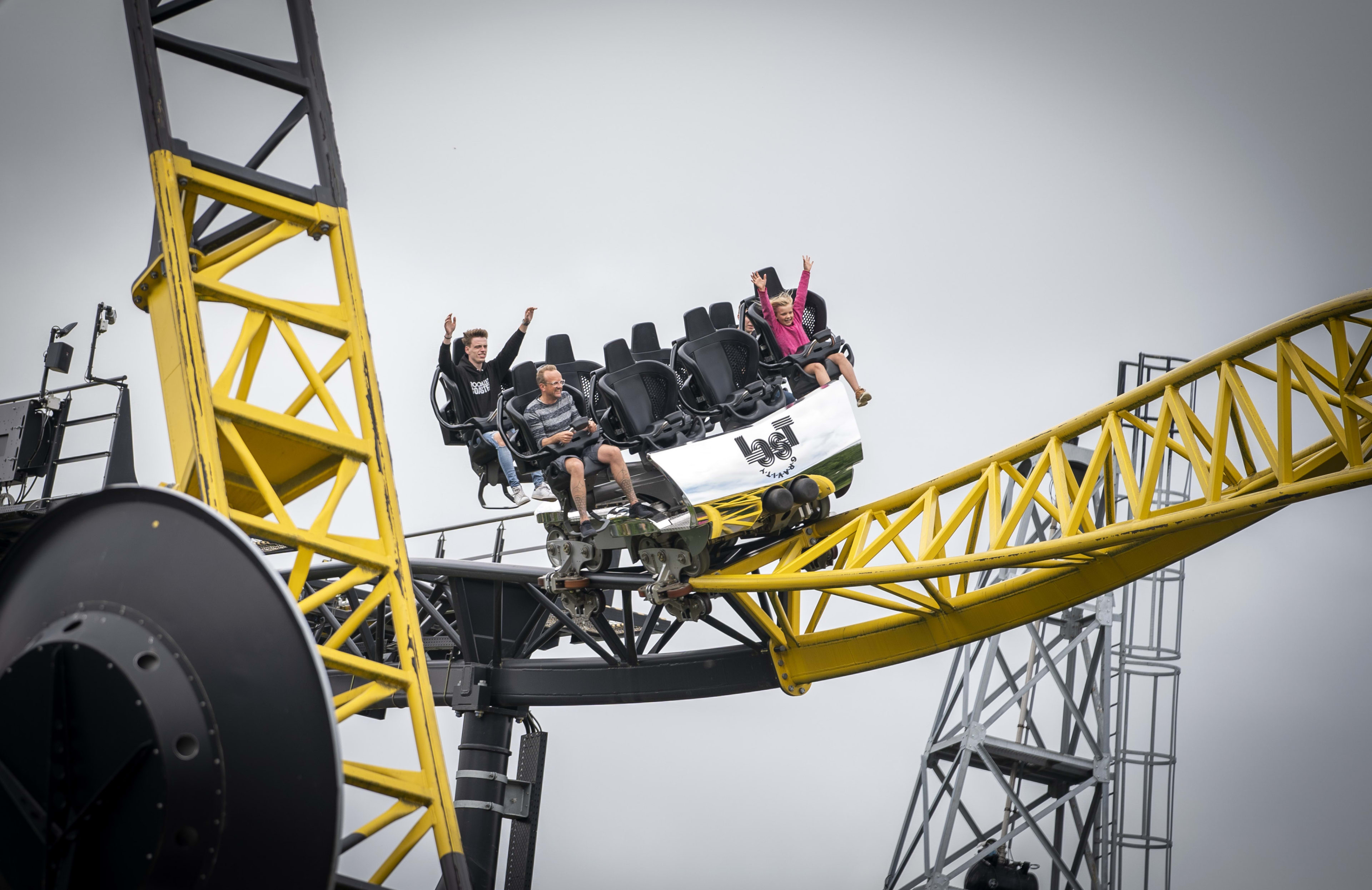 Mensen vast in attracties Walibi door stroomstoring, evacuatie bezoekers