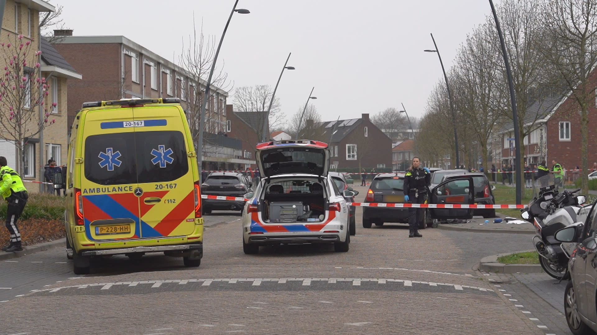 Meerdere slachtoffers bij schietpartij in woonwijk Oosterhout, dader voortvluchtig | Hart van Nederland