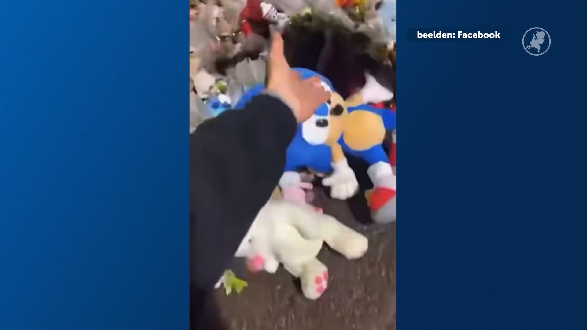 Knuffels gestolen bij gedenkplek voor omgebrachte Jeffrey (10) en Emma (8)