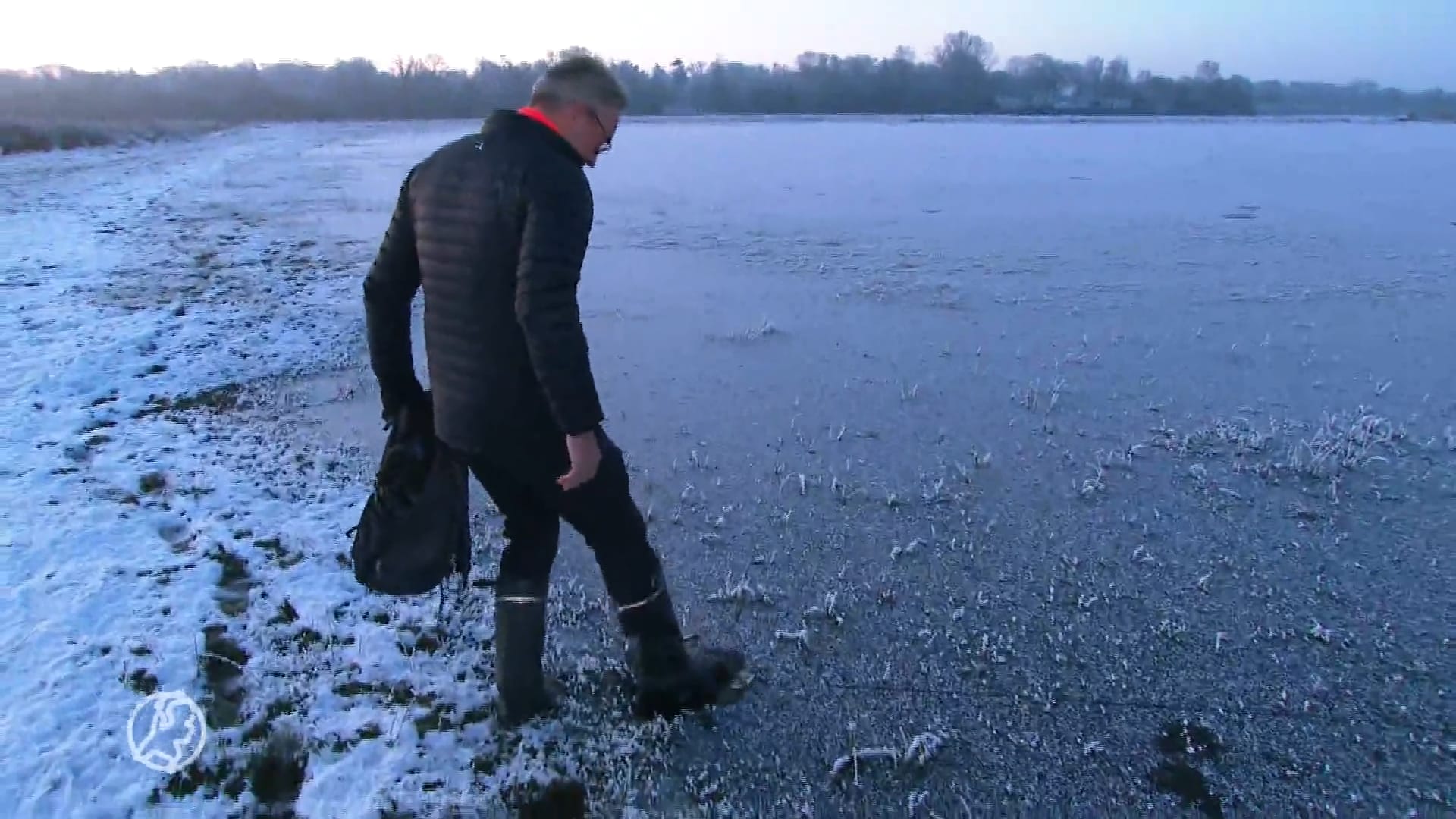 Eerste schaatsers testen het ijs: 'Voor je het weet is het weer verdwenen'
