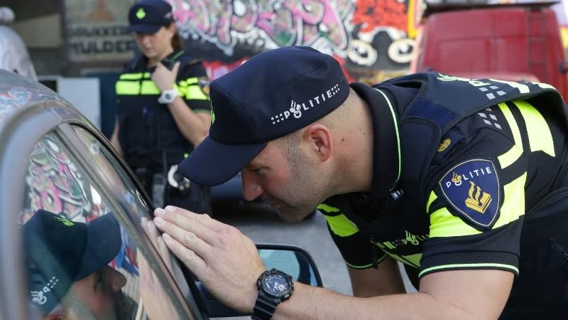 Politie doet opmerkelijke vondst in auto snelheidsovertreder (18)