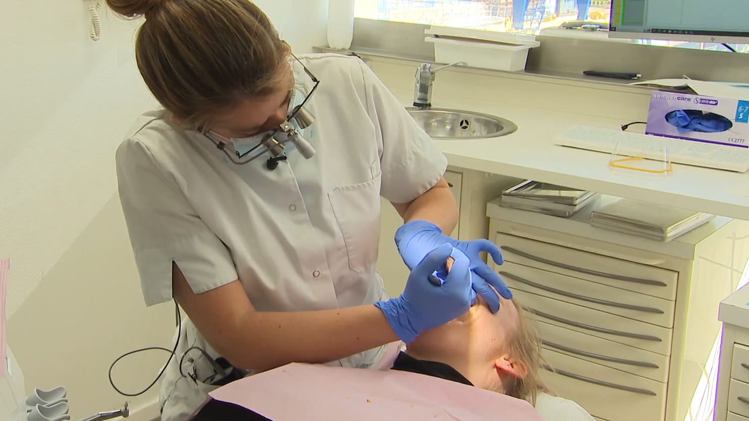 Rotterdamse tandartsen bieden gratis behandeling aan: 'Op een gegeven moment durf je niet meer'