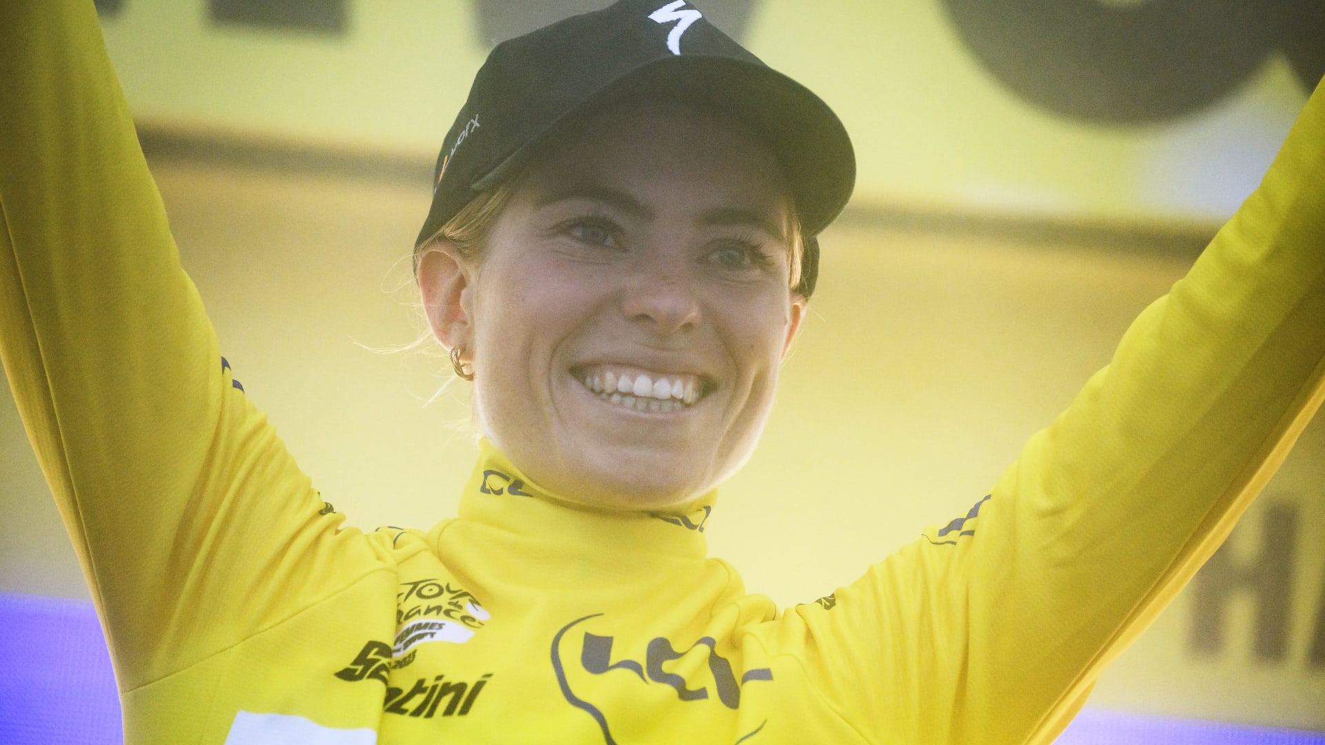 Demi Vollering wint Tour de France Femmes, Annemiek van Vleuten naast podium