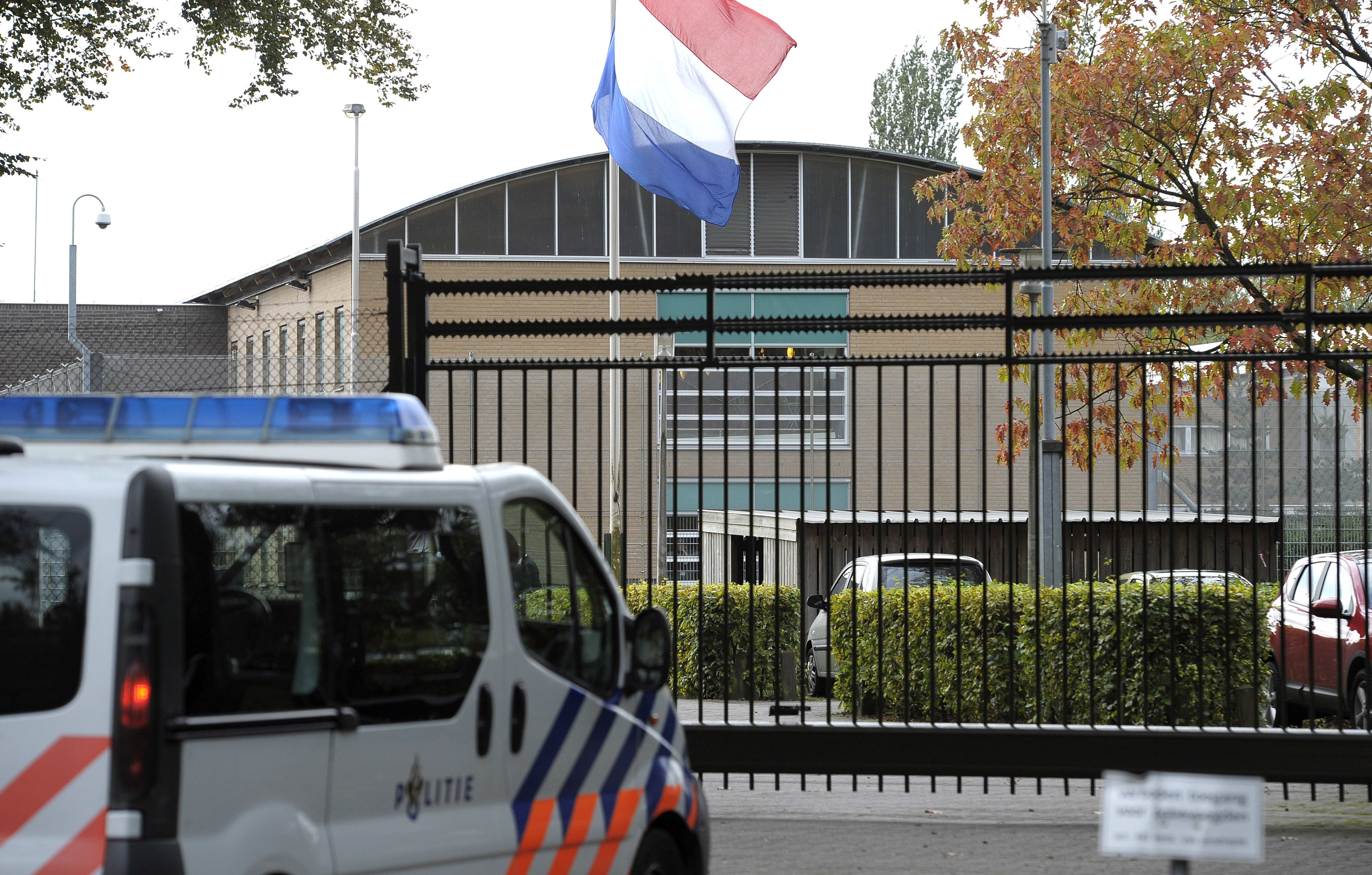 Bewaker gevangenis Limburg had seks met gedetineerde, vrouw was seksverslaafd