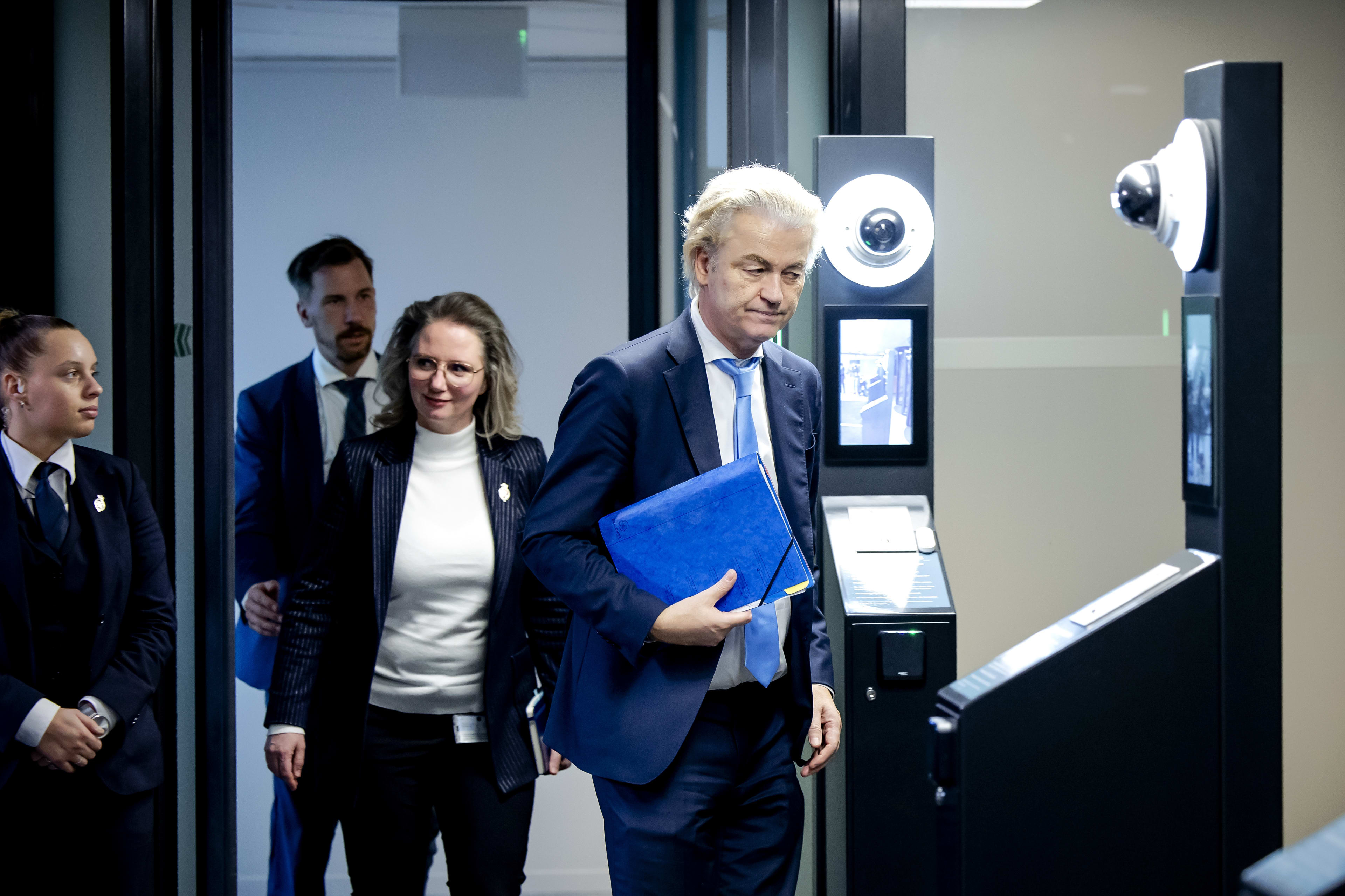 Wilders komt met nieuwe informateur, haalt hard uit naar Omtzigt
