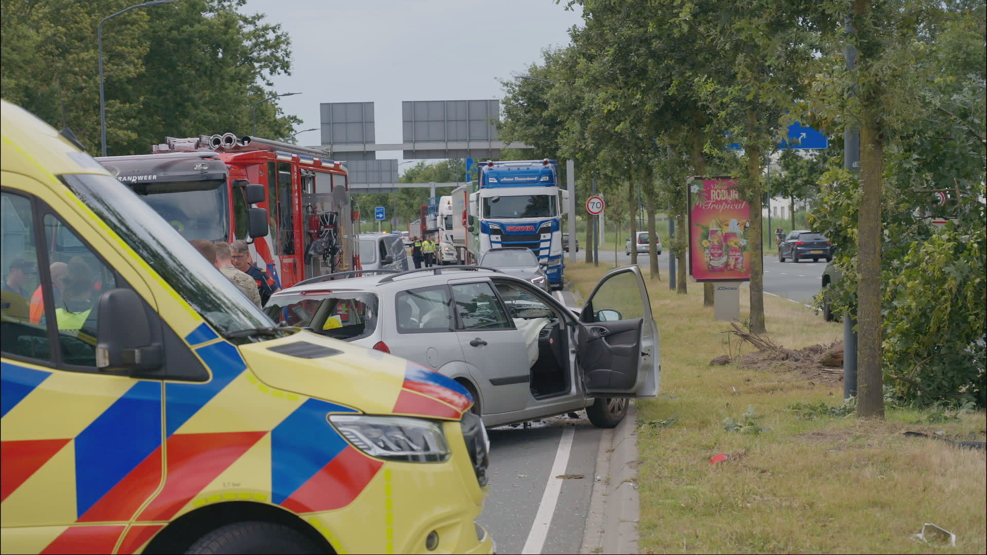 Bestuurder raakt gewond bij eenzijdig ongeluk: slachtoffer moest gereanimeerd worden