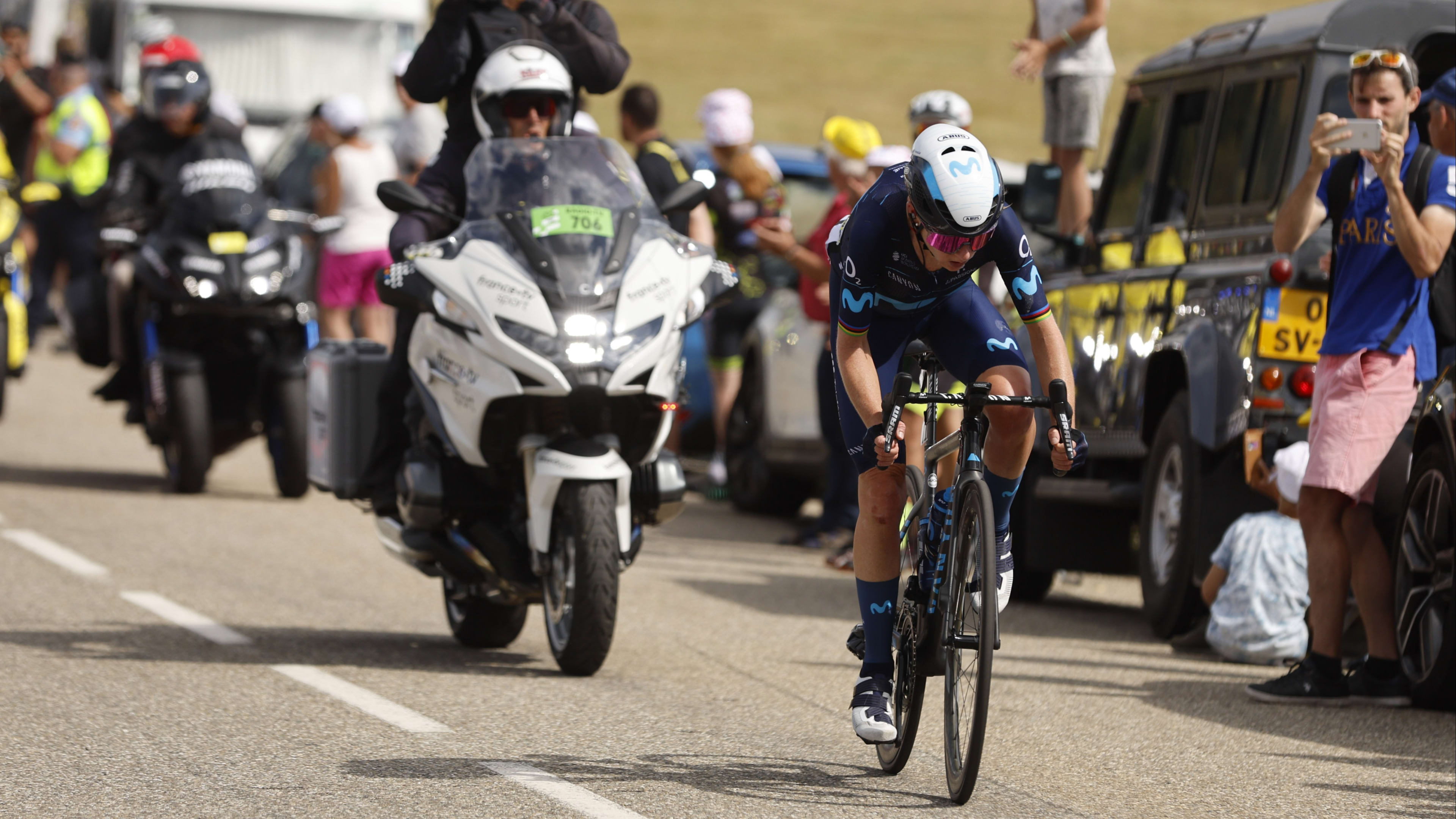 Imponerende Van Vleuten rijdt iedereen eraf en pakt geel in Tour de France