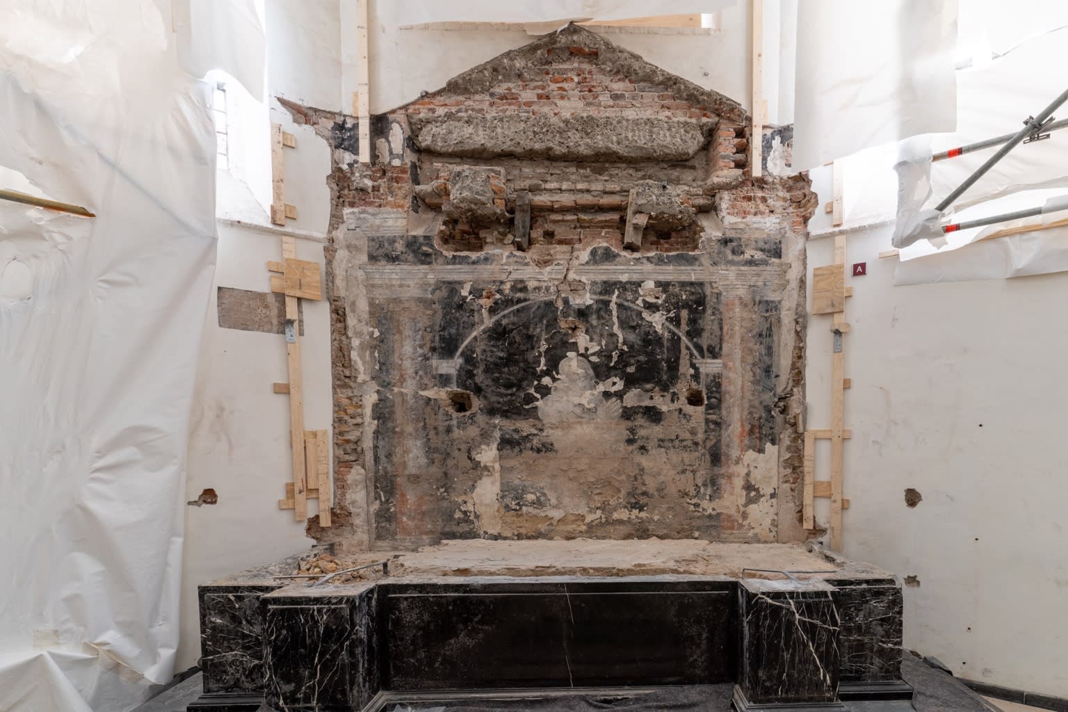 'Grootste ontdekking' in Oude Kerk Delft: wat zit er achter dat grafmonument?