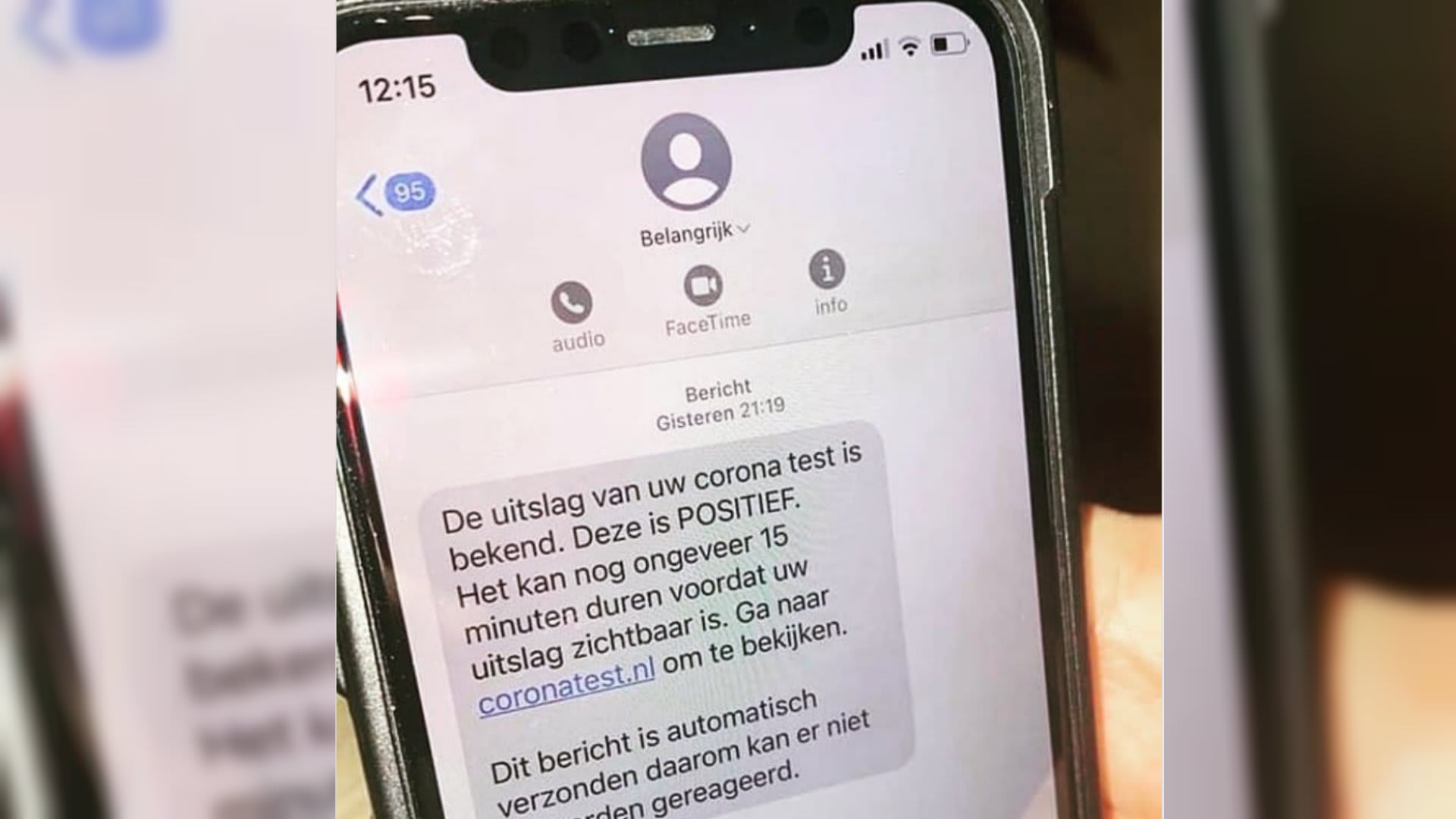 Politie waarschuwt voor oplichting via corona-SMS: 'Trap er niet in!'