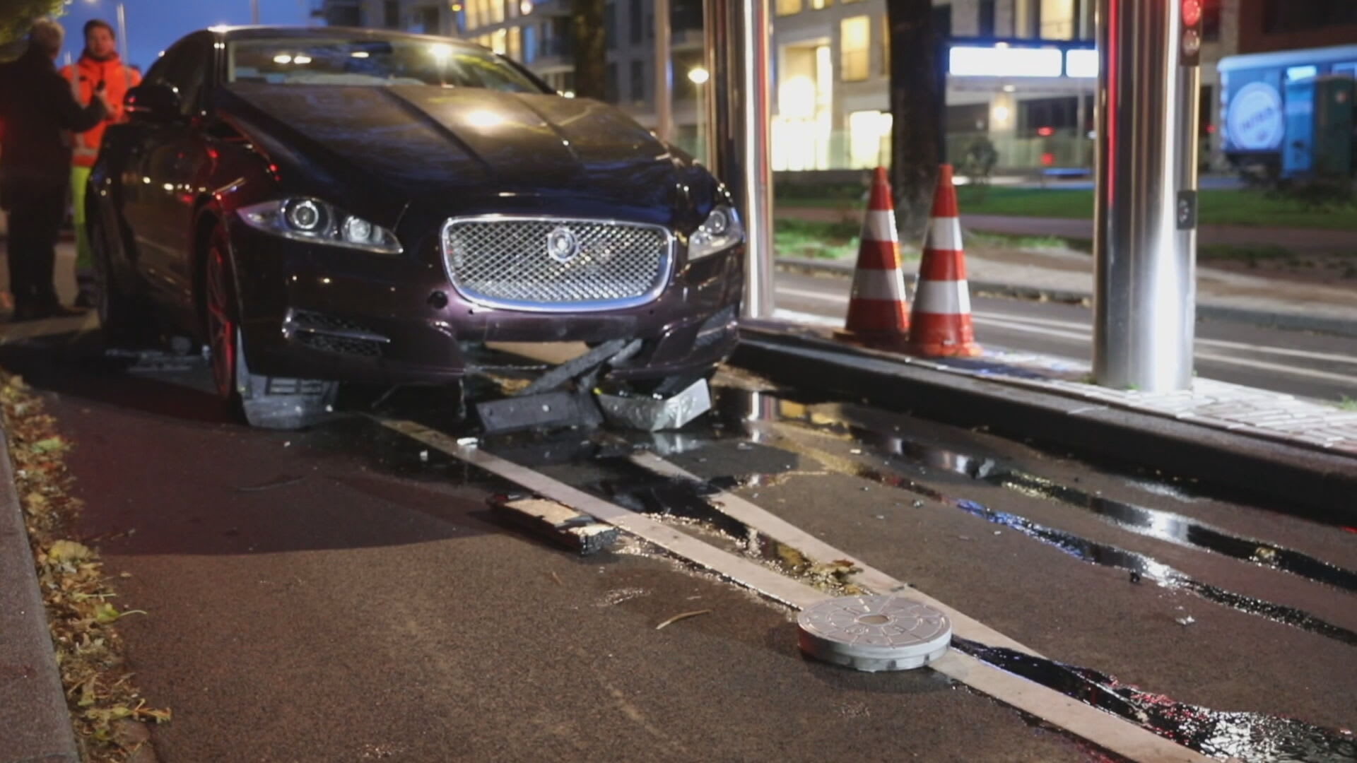 Dure fout: Haagse 'horrorpoller' verwoest dertigste auto van het jaar