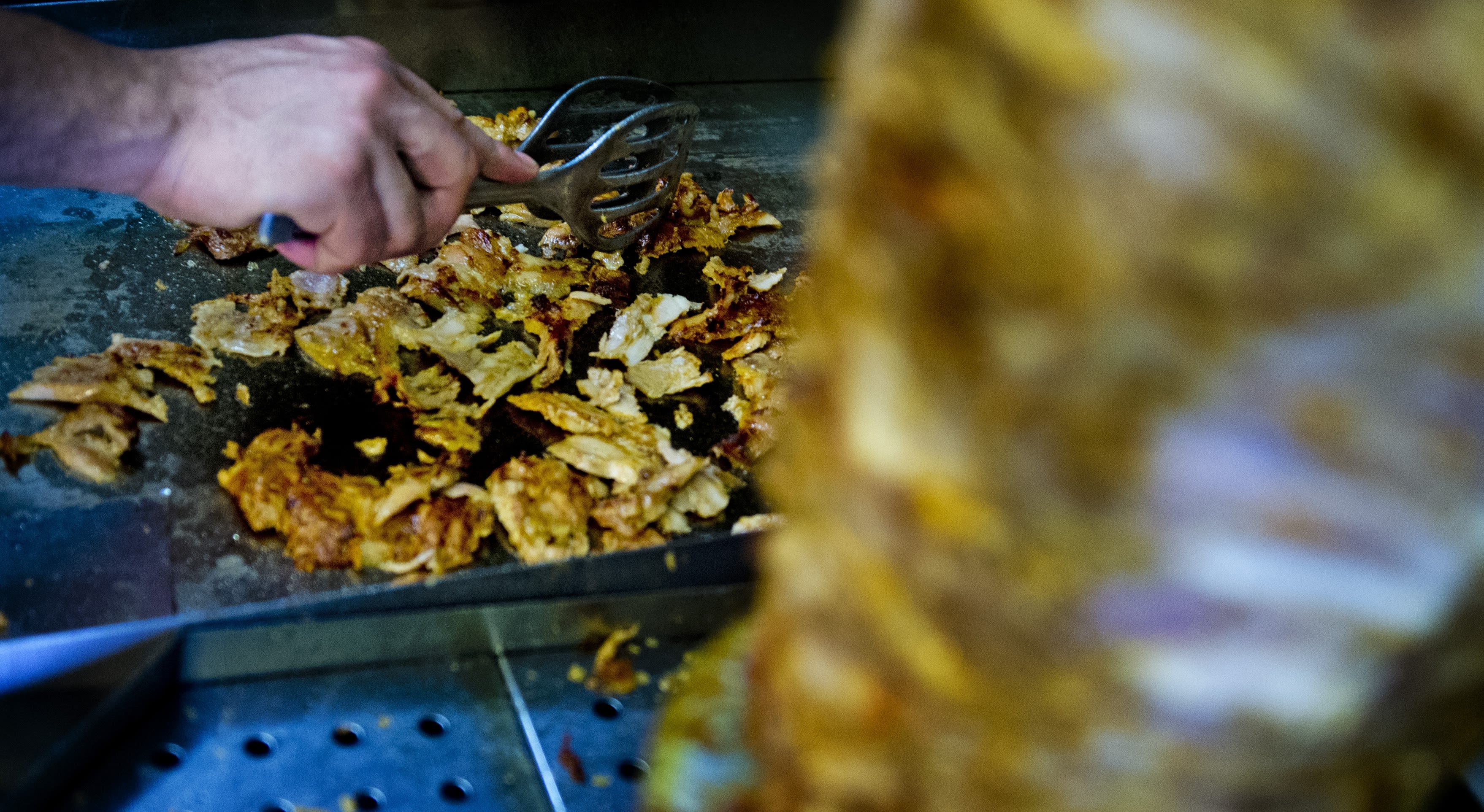 Salmonella-uitbraak in Nederland door besmet kippenvlees, tientallen besmettingen