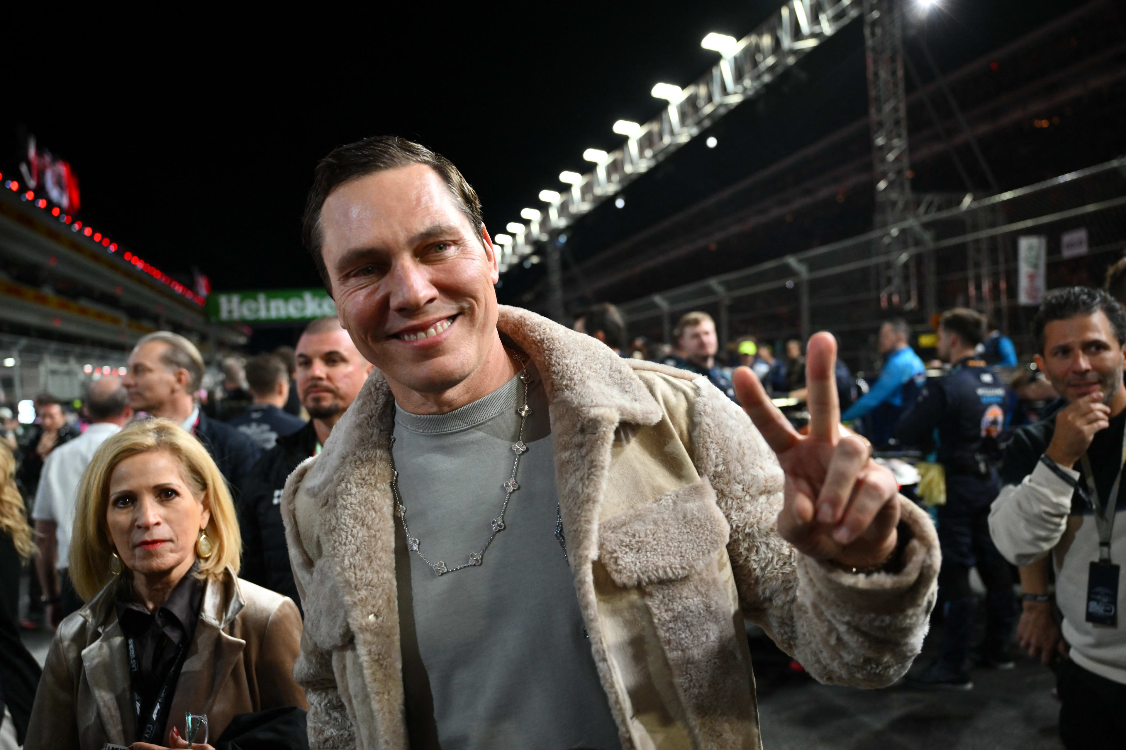 DJ Tiësto cancelt optreden Super Bowl vanwege 'familiesituatie'