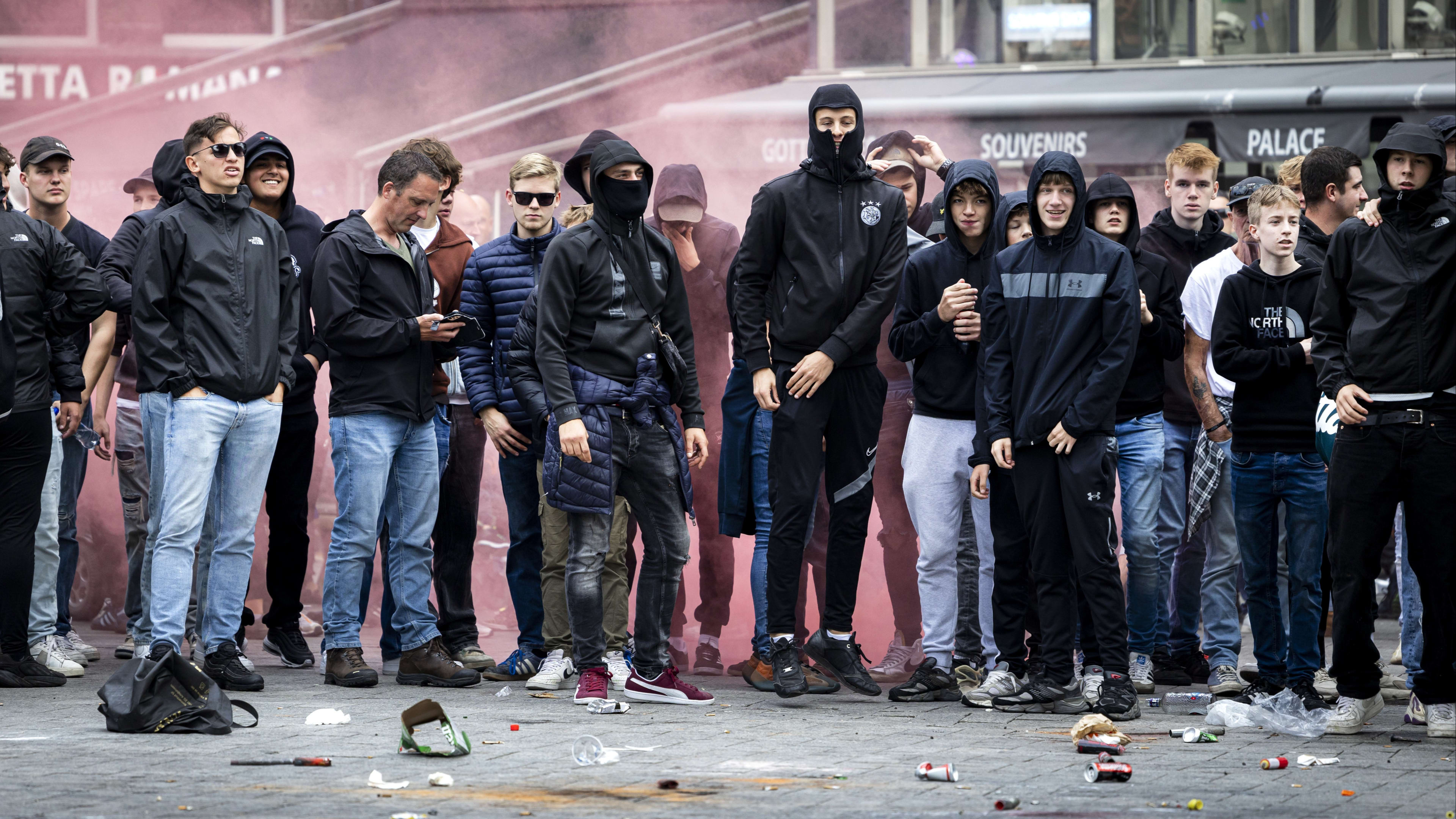 Acht arrestaties in Amsterdam na demonstratie Ajax-supporters