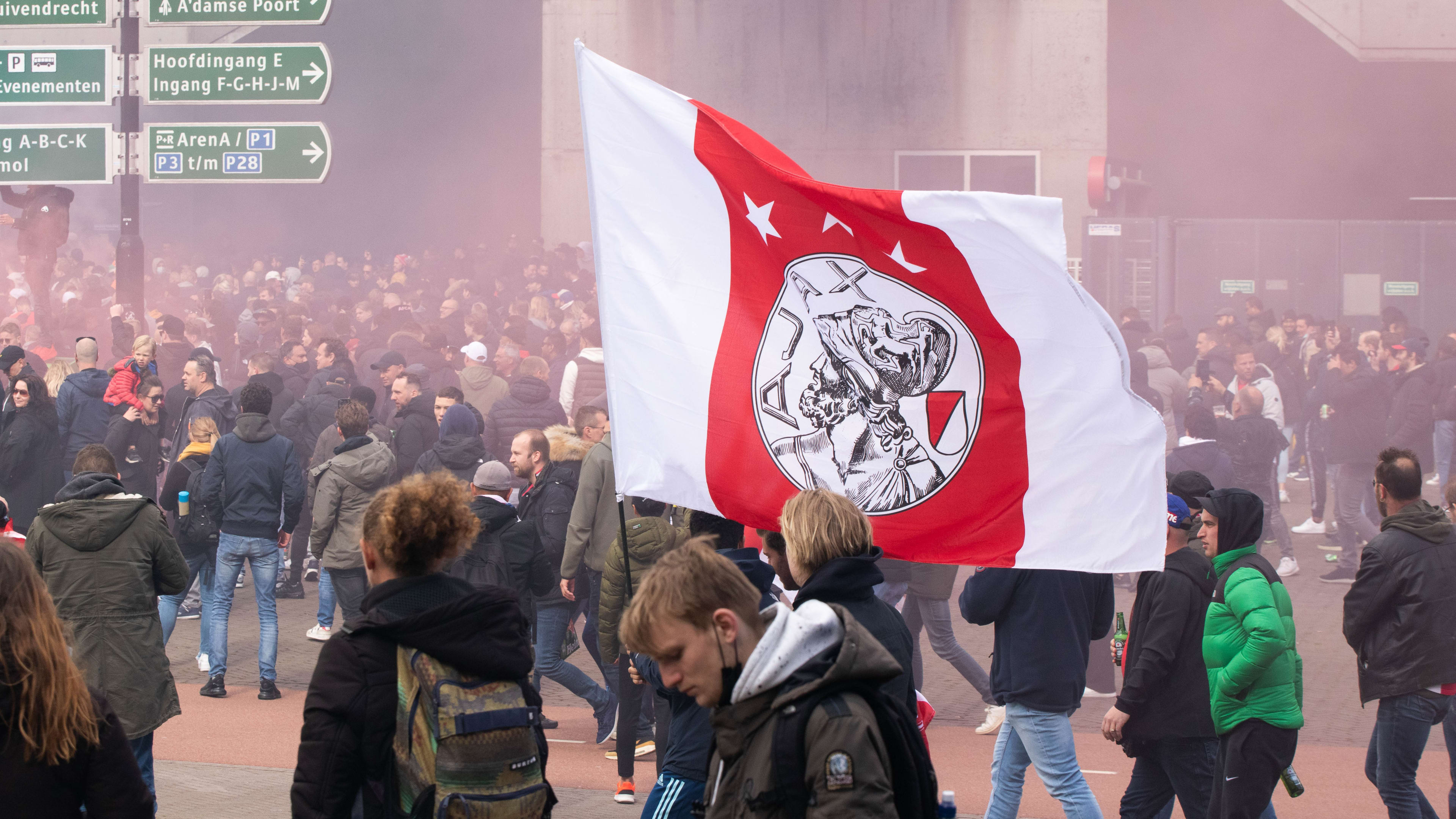 Ajax-fan neergestoken in Napels: 'Geen lieverdjes'