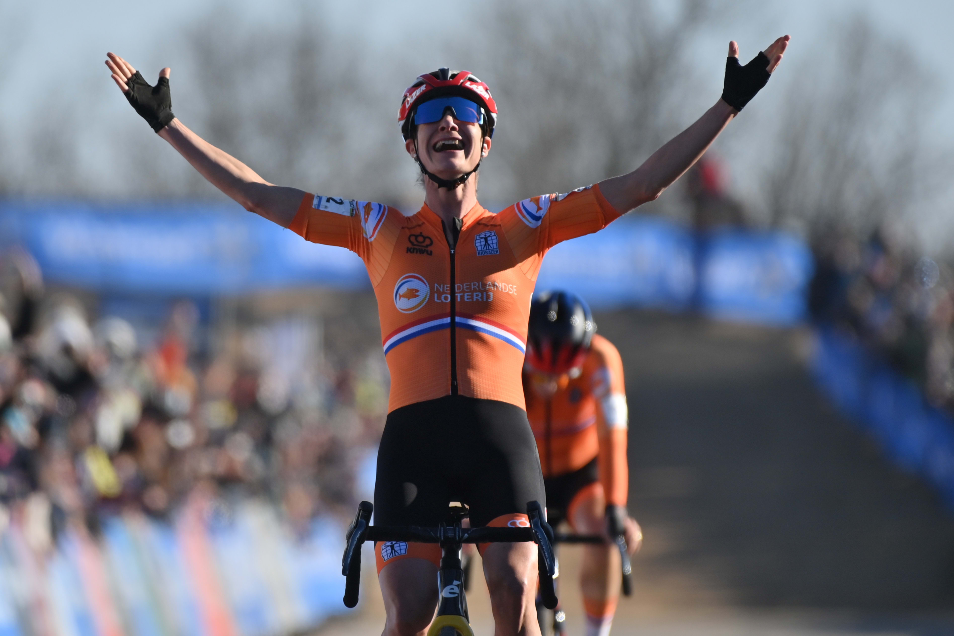 Topfavoriet Marianne Vos test positief op corona en mist Parijs-Roubaix: 'De teleurstelling is enorm'